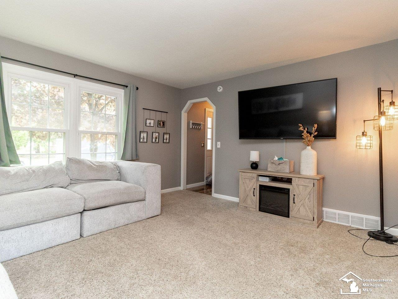 8883 Tanglewood Road, Temperance, MI 48182 — Photo 6