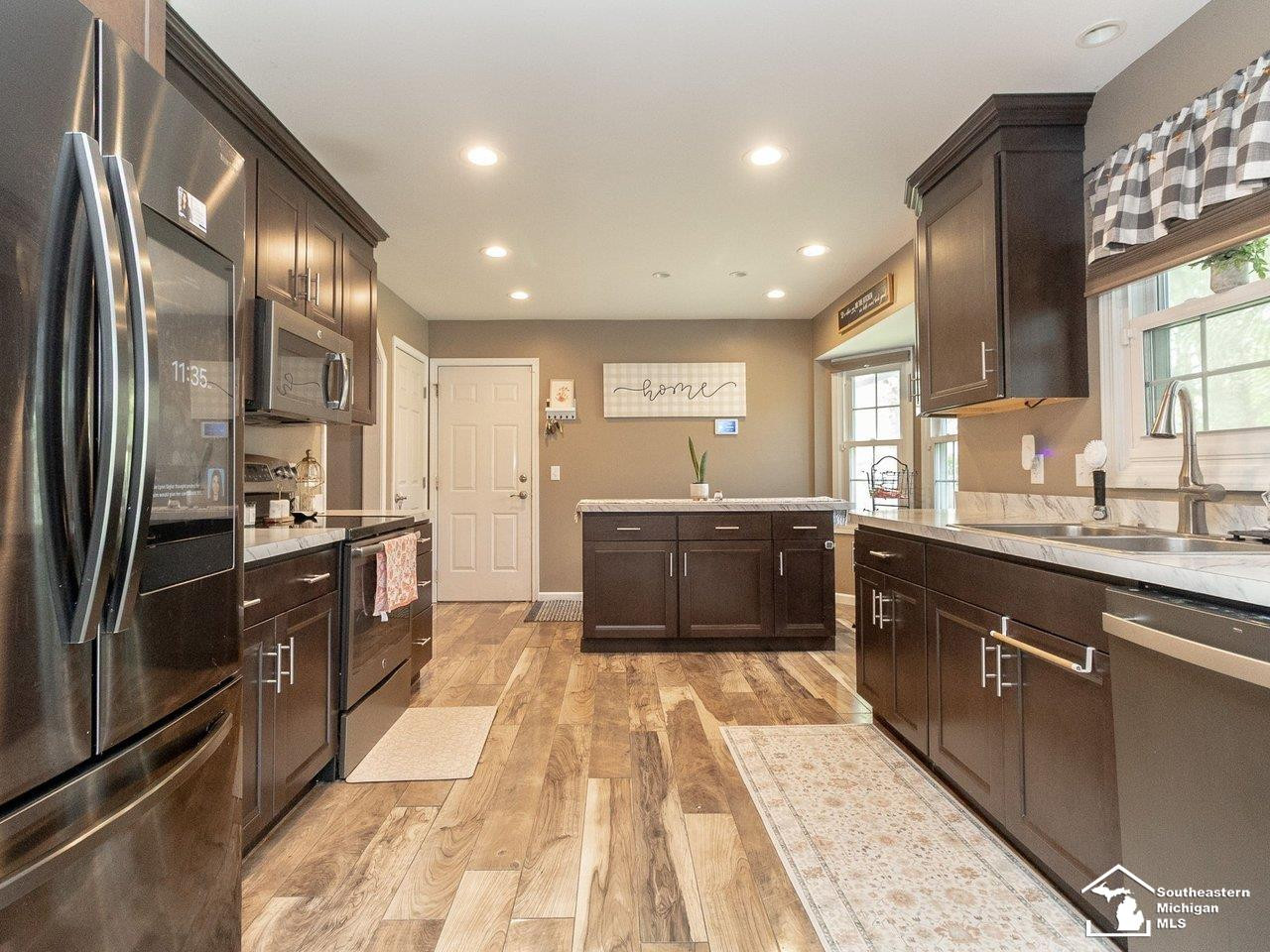 8883 Tanglewood Road, Temperance, MI 48182 — Photo 12