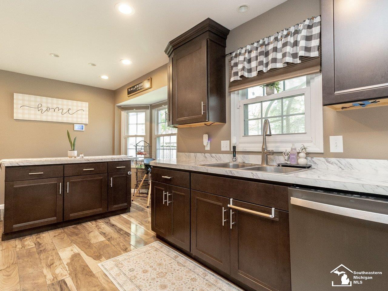 8883 Tanglewood Road, Temperance, MI 48182 — Photo 14