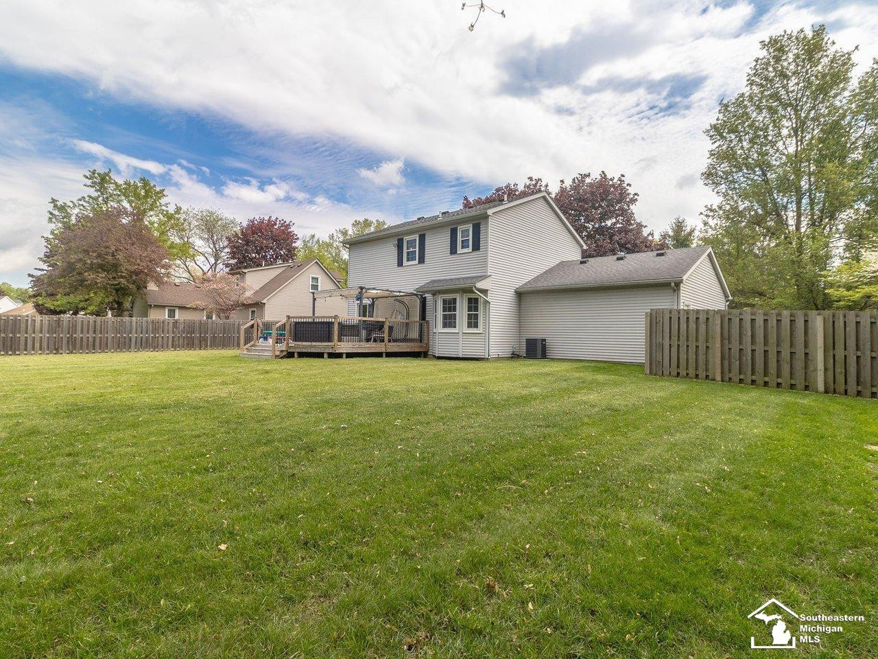 8883 Tanglewood Road, Temperance, MI 48182 — Photo 30