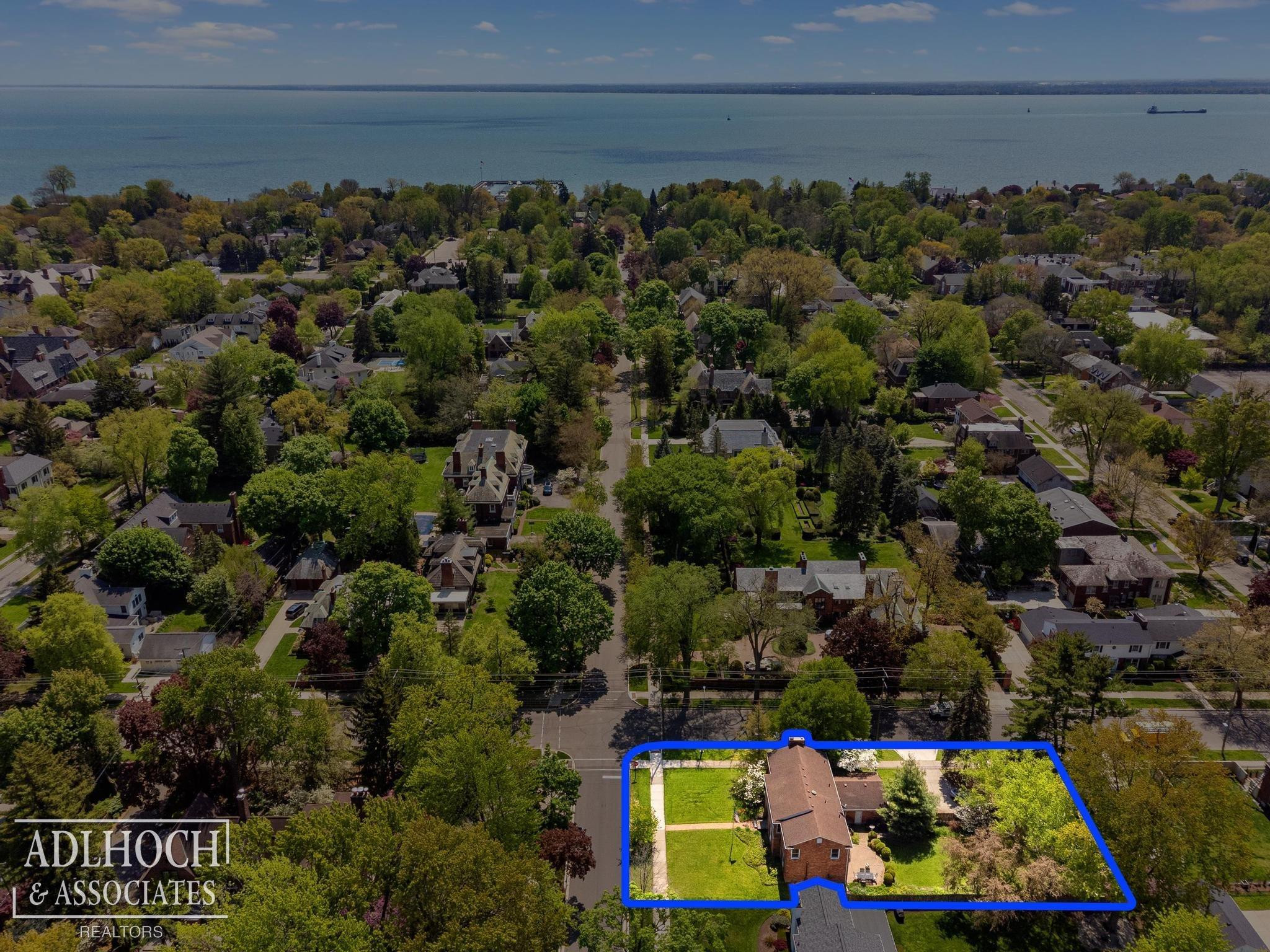 393 Lakeland Street, Grosse Pointe, MI 48230 — Photo 8