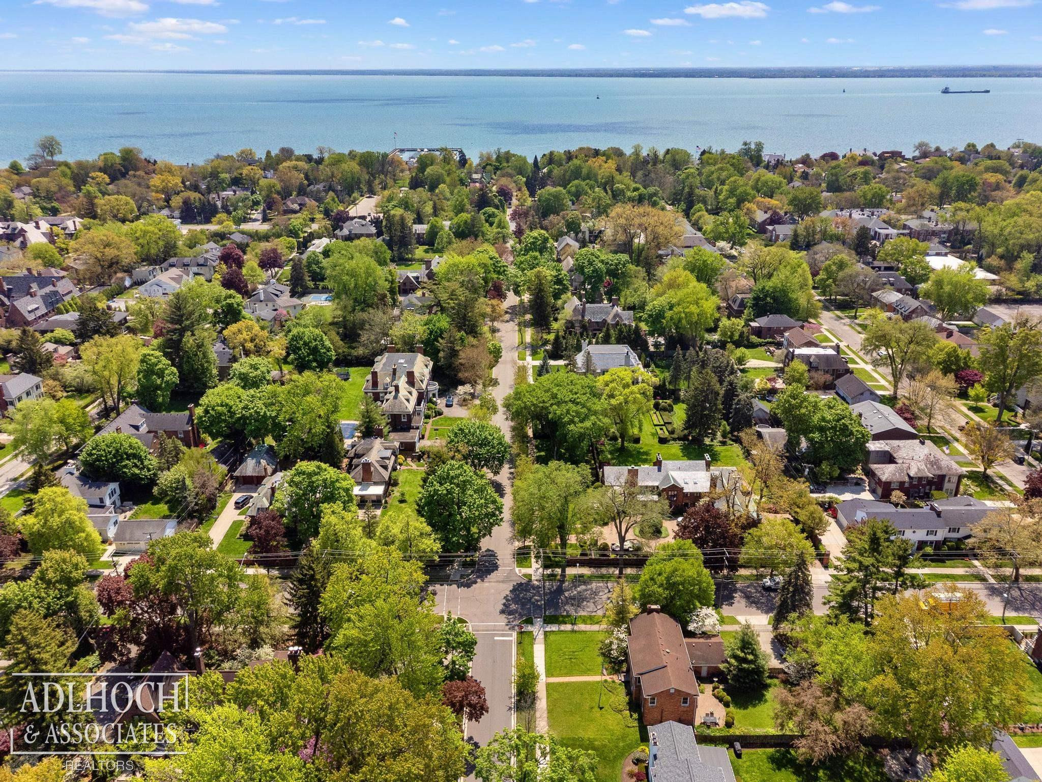 393 Lakeland Street, Grosse Pointe, MI 48230 — Photo 9