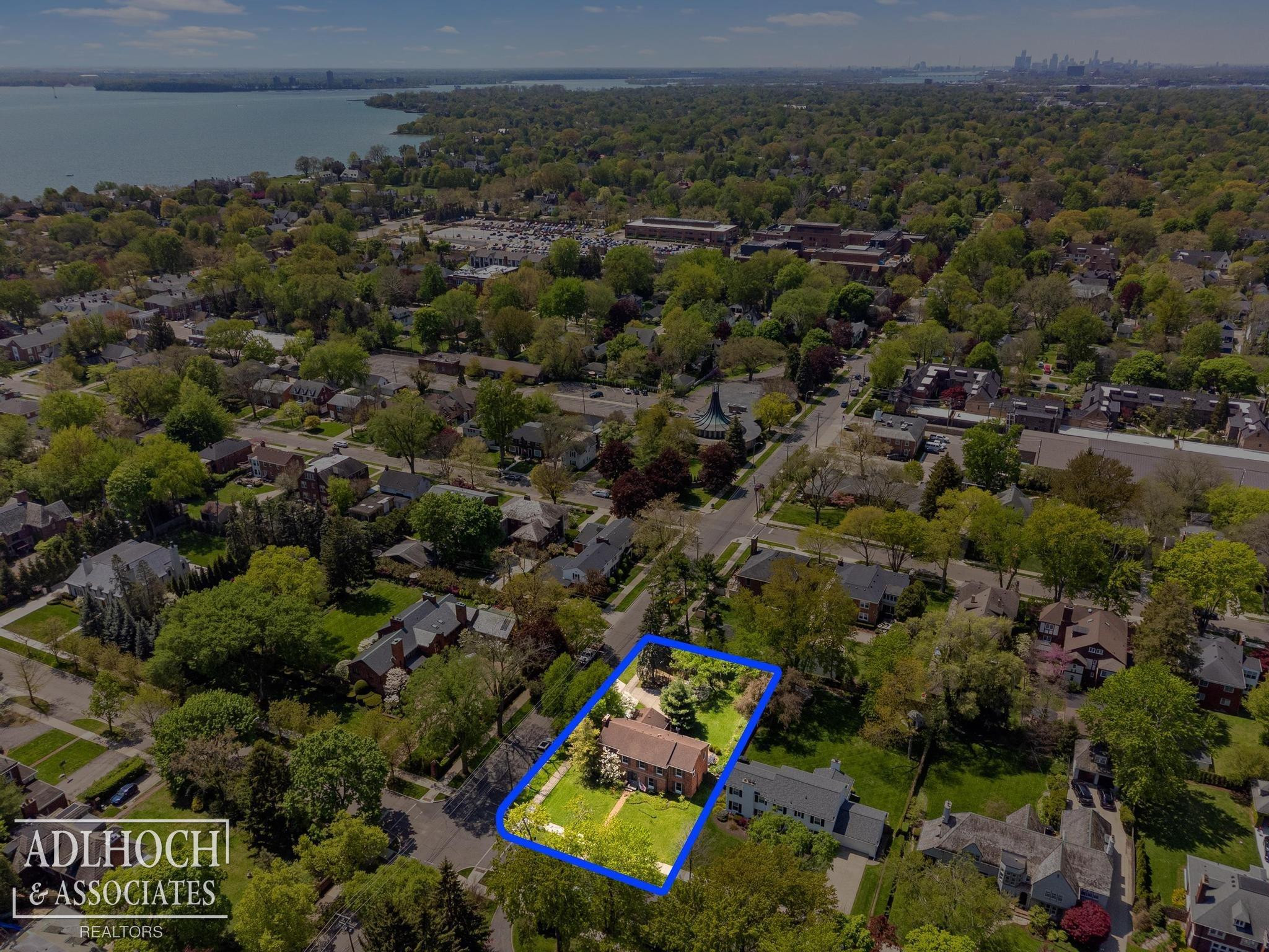 393 Lakeland Street, Grosse Pointe, MI 48230 — Photo 10