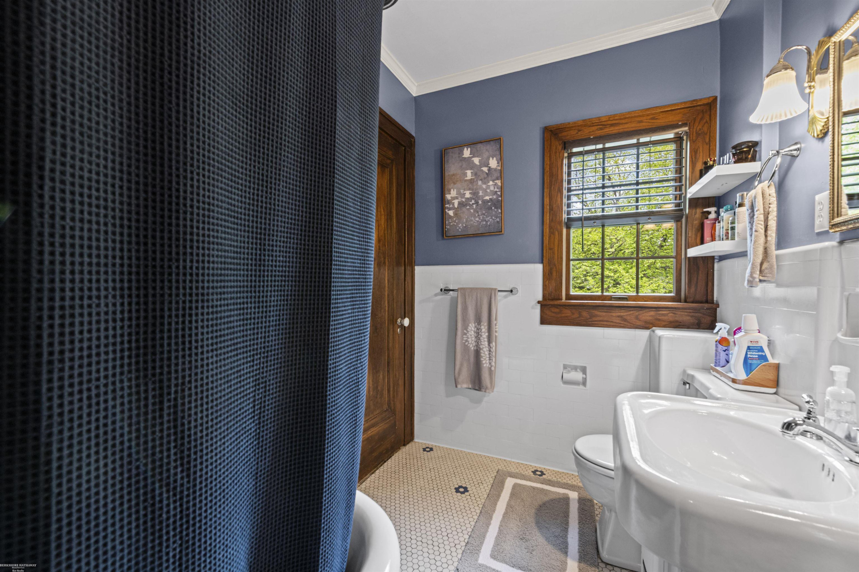 847 University Place, Grosse Pointe, MI 48230 — Photo 17