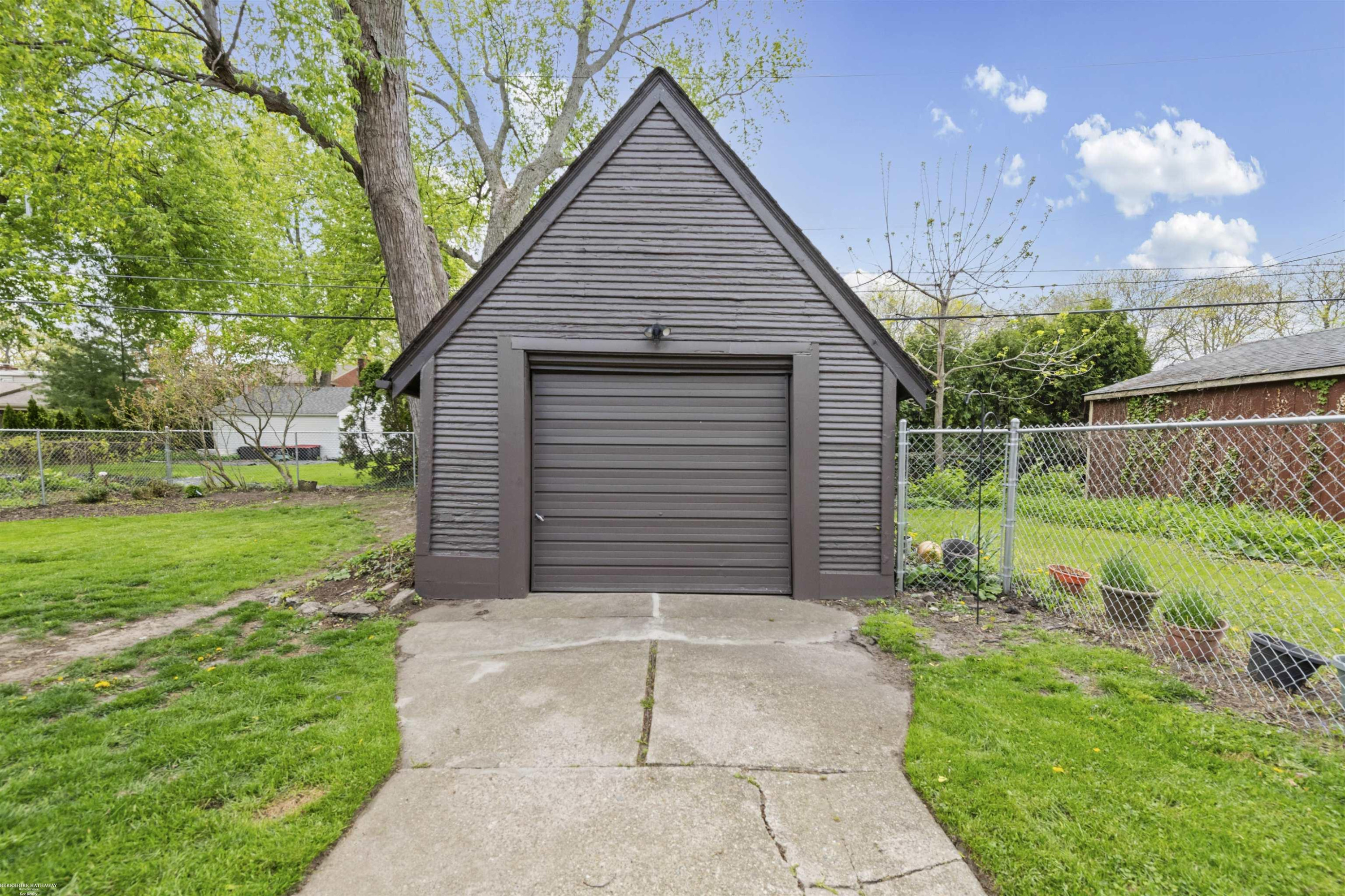 847 University Place, Grosse Pointe, MI 48230 — Photo 28