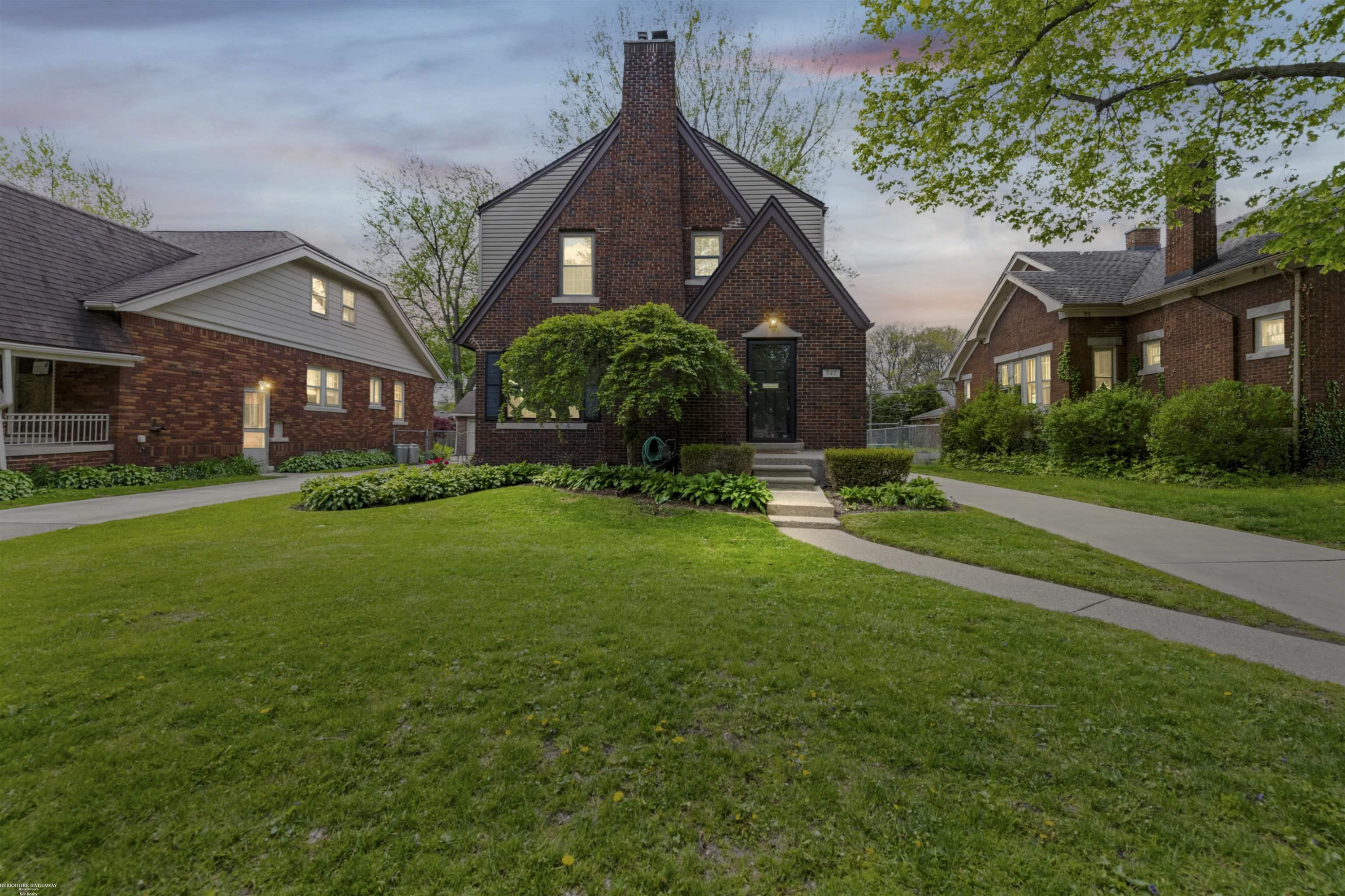 847 University Place, Grosse Pointe, MI 48230 — Photo 29
