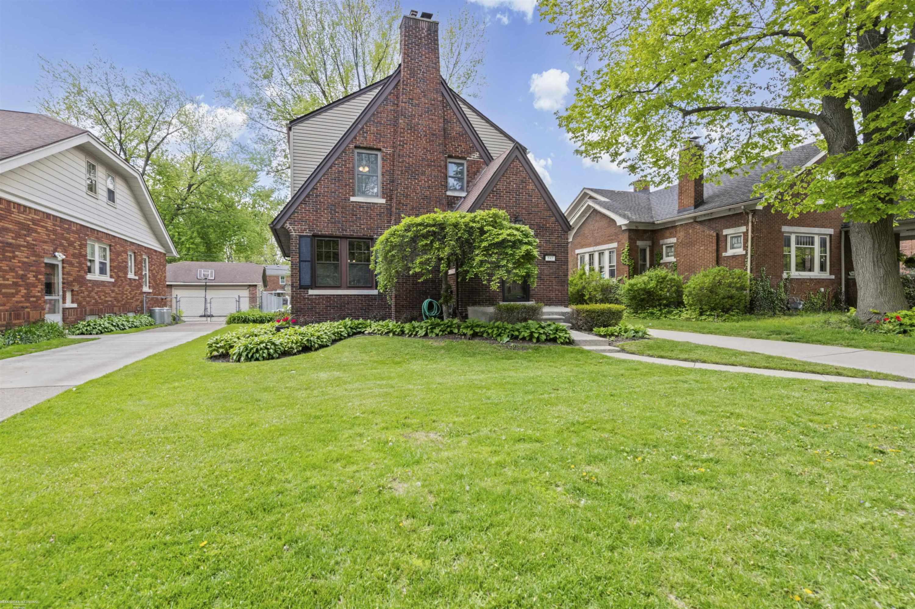 847 University Place, Grosse Pointe, MI 48230 — Photo 30
