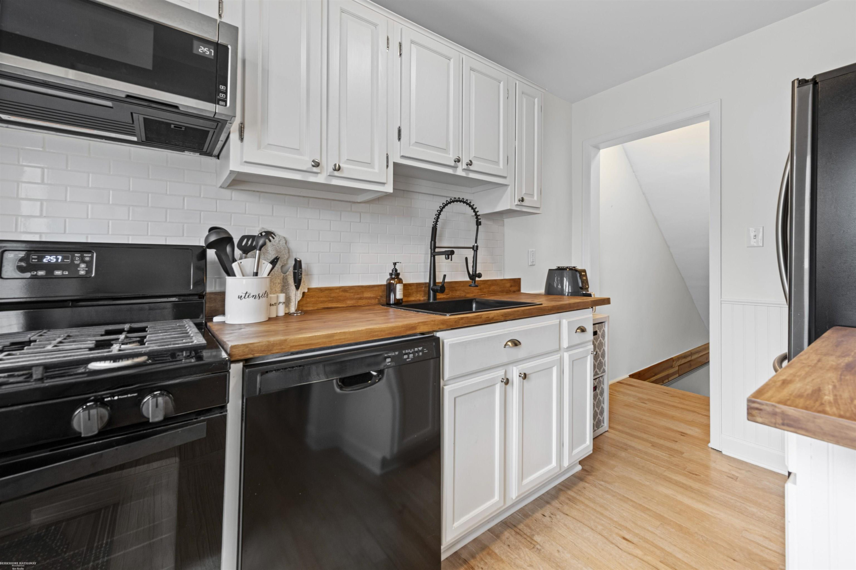23322 Edsel Ford Court, Saint Clair Shores, MI 48080 — Photo 8