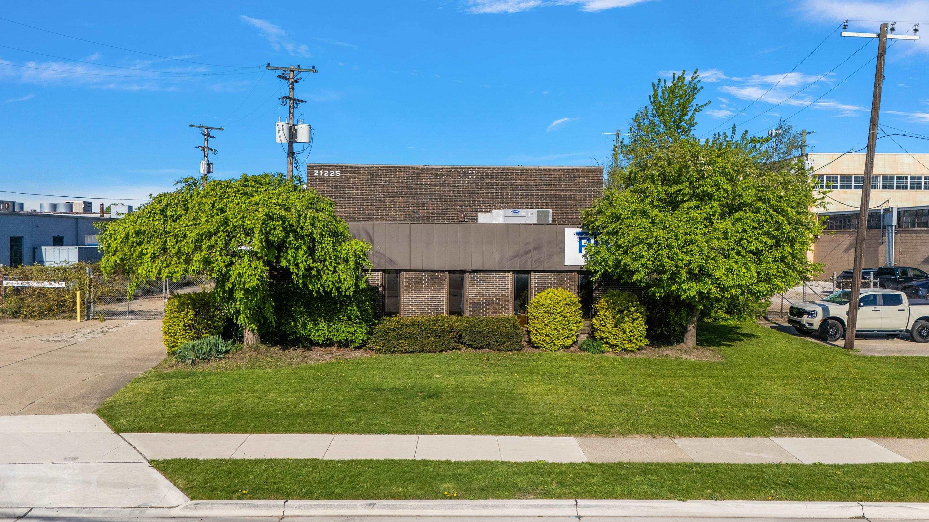 21225 Mullin Avenue, Warren, MI 48089