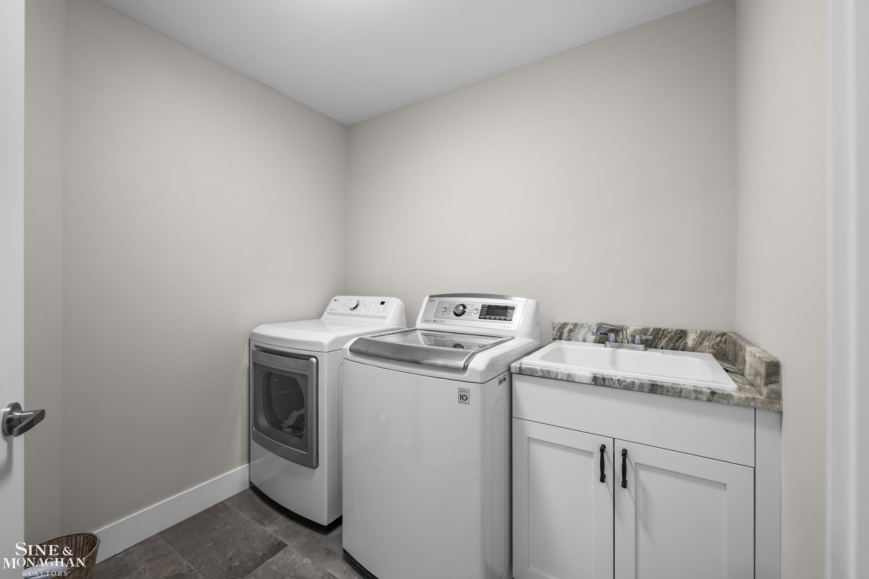 50490 Oakbrooke Drive, MI 48047 — Photo 19