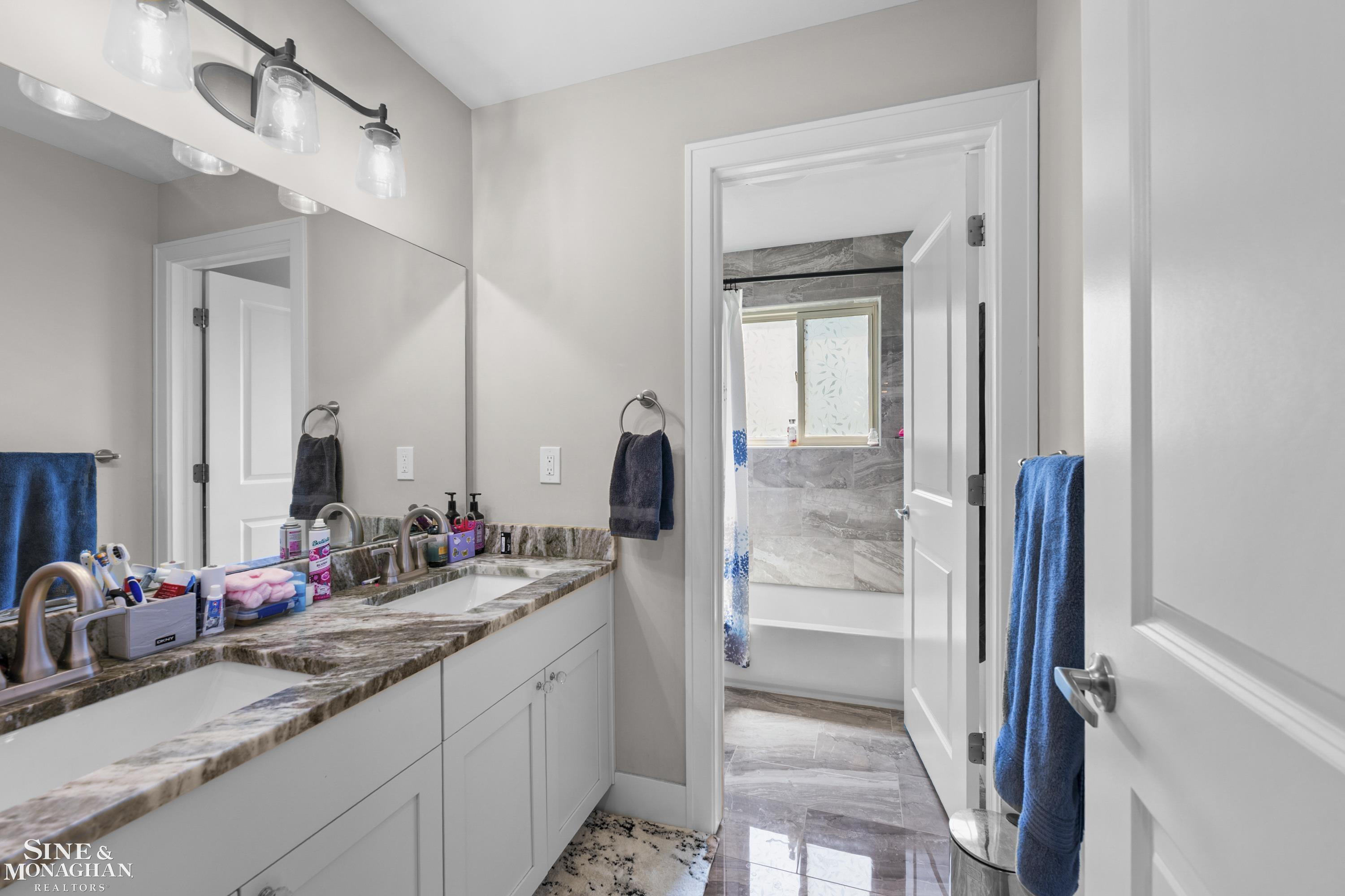 50490 Oakbrooke Drive, MI 48047 — Photo 26