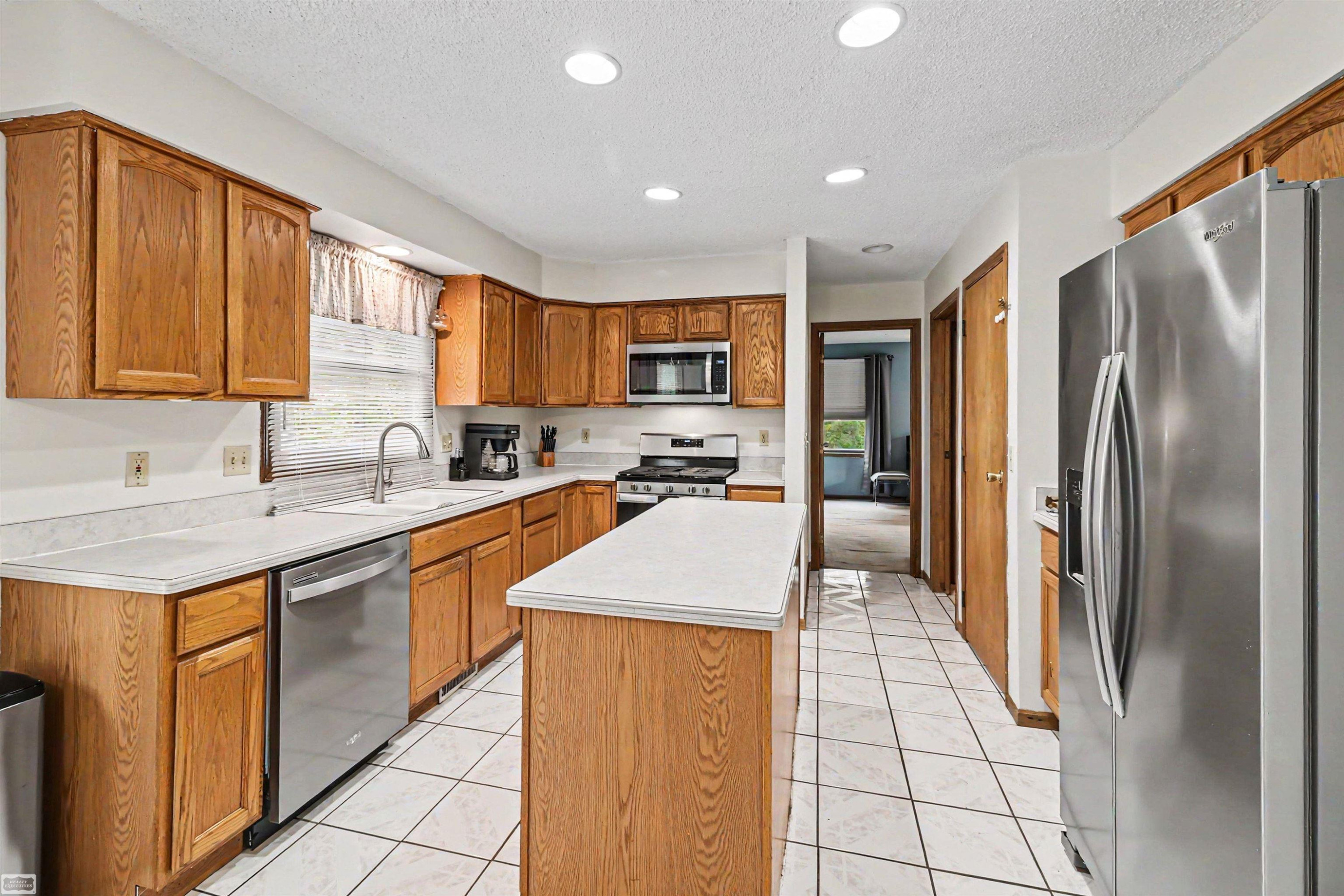 8978 Hidden Lake Drive, Howell, MI 48855 — Photo 11