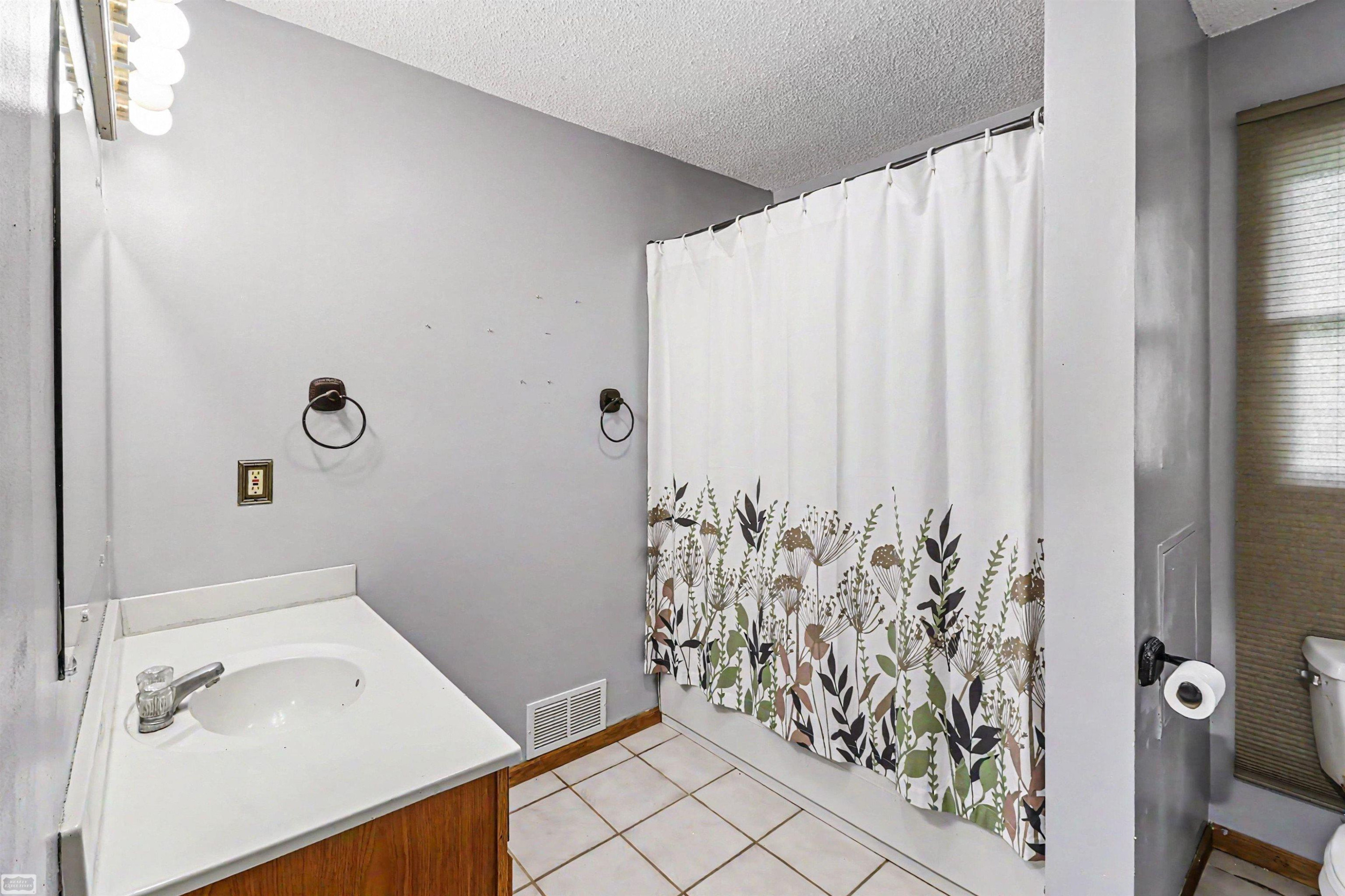 8978 Hidden Lake Drive, Howell, MI 48855 — Photo 19