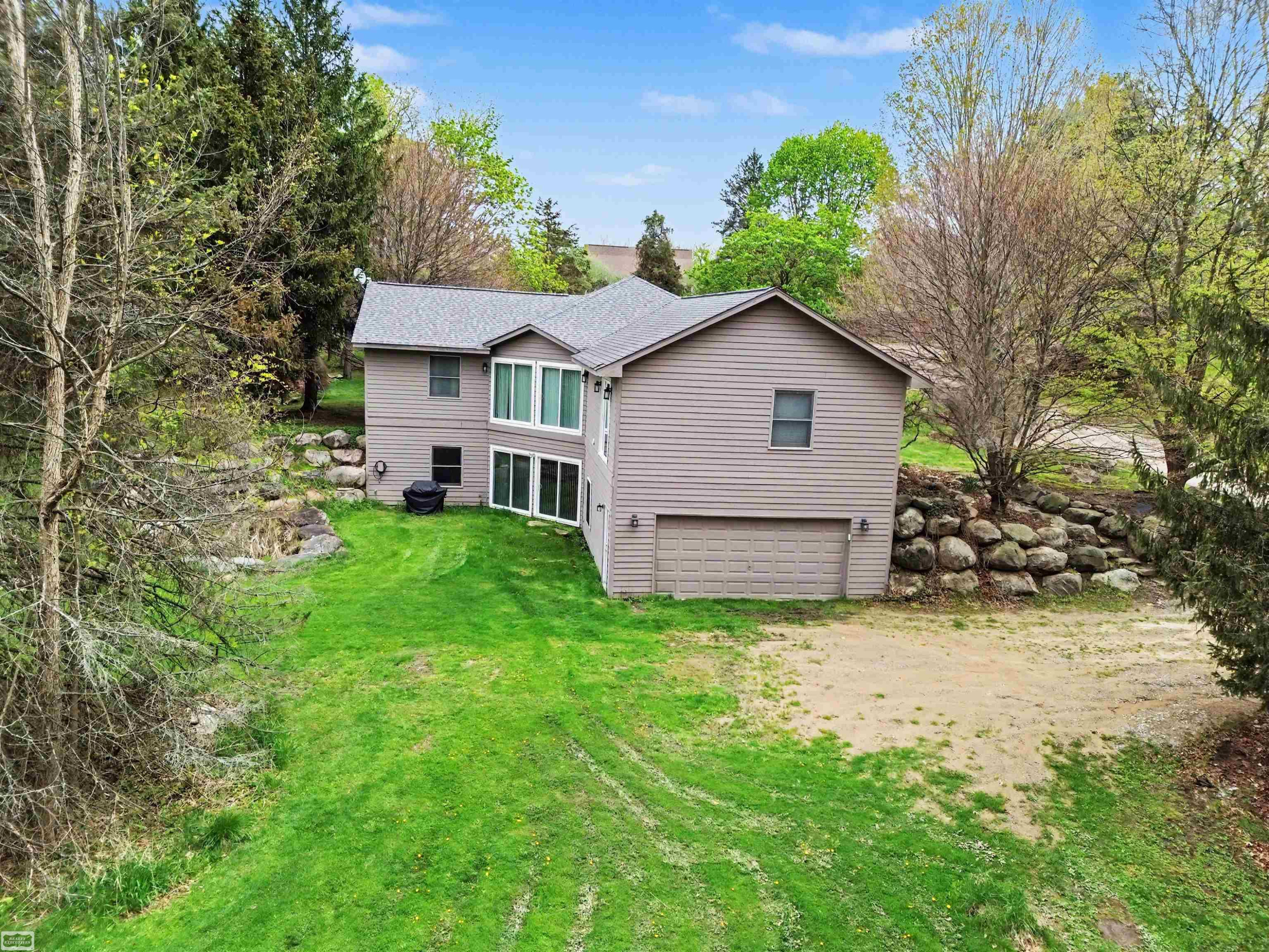 8978 Hidden Lake Drive, Howell, MI 48855 — Photo 28
