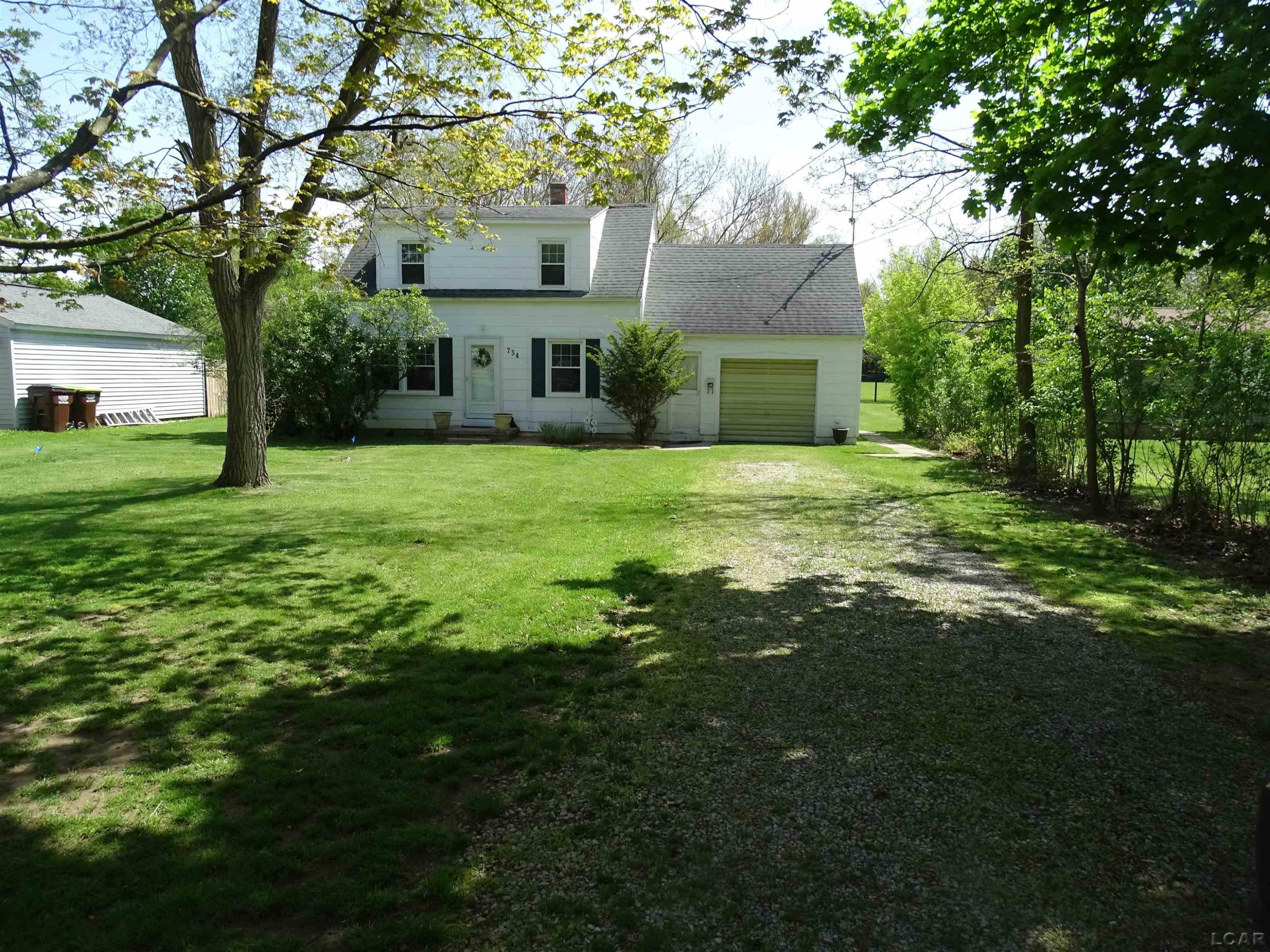 734 S Union Street, Tecumseh, MI 49286 — front exterior