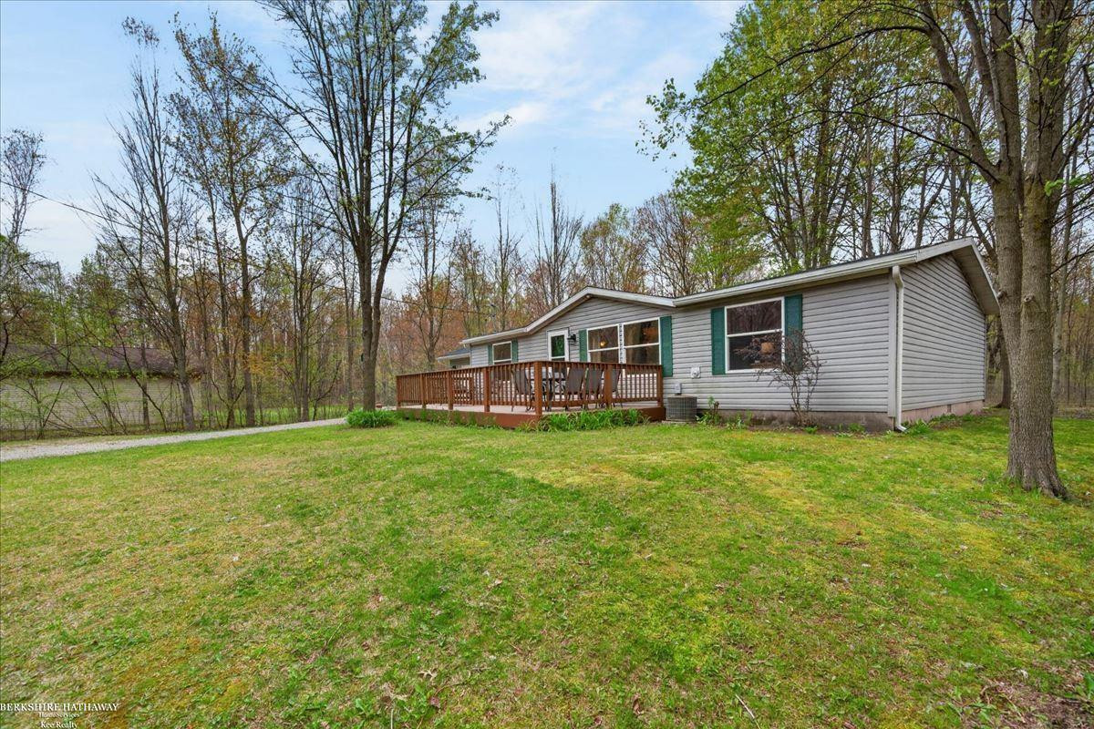 4808 N Water Road, Sanford, MI 48657 — Photo 11