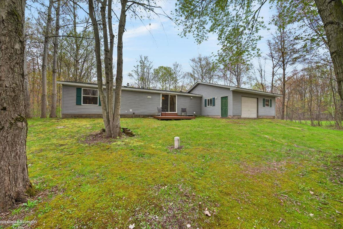 4808 N Water Road, Sanford, MI 48657 — Photo 30