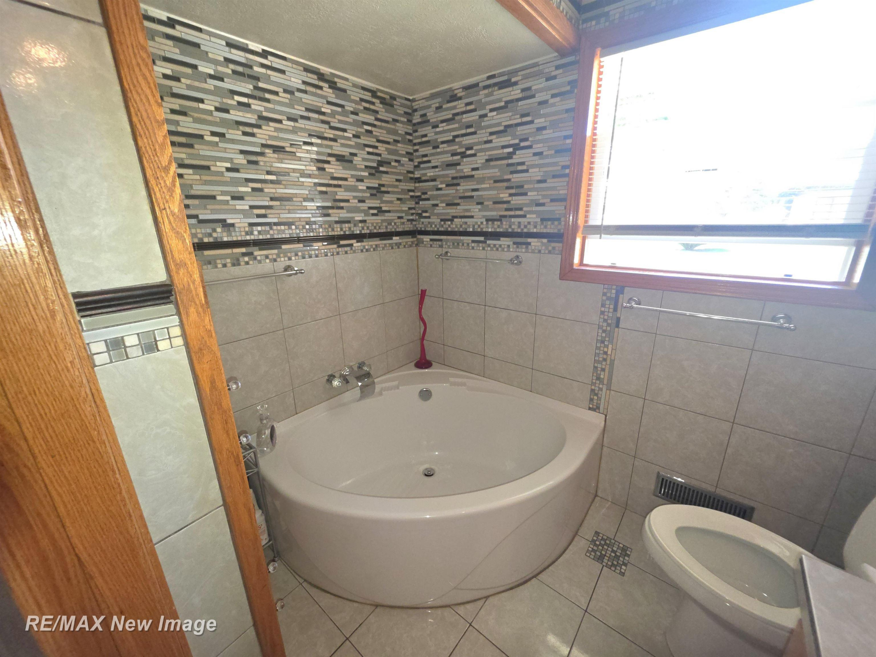 77 Elmview Court, Saginaw, MI 48602 — Photo 20