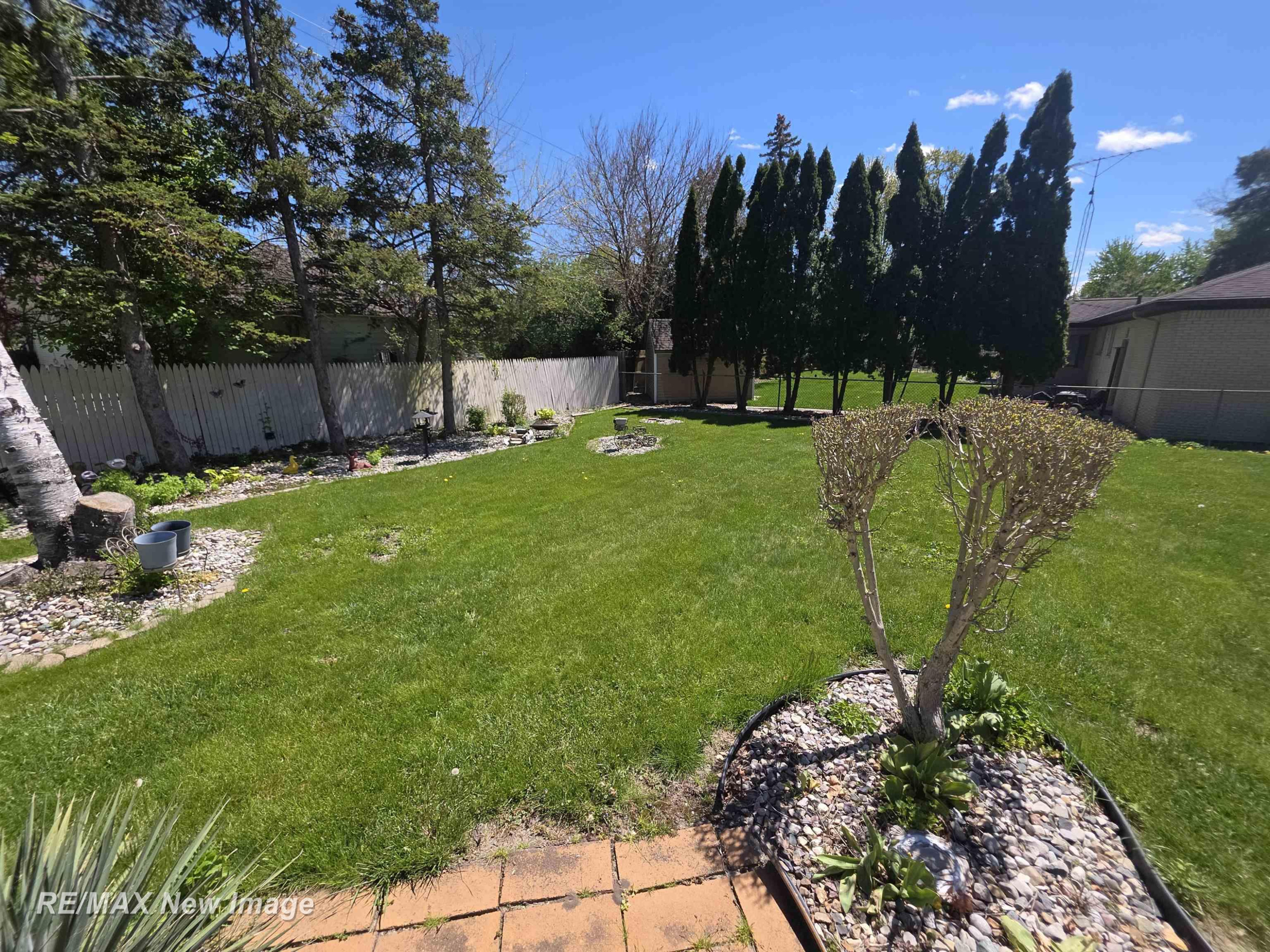 77 Elmview Court, Saginaw, MI 48602 — Photo 40