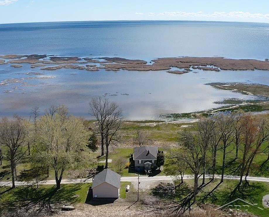 2788 N Saginaw Bay Shore Drive, Pinconning, MI 48650 — Photo 2