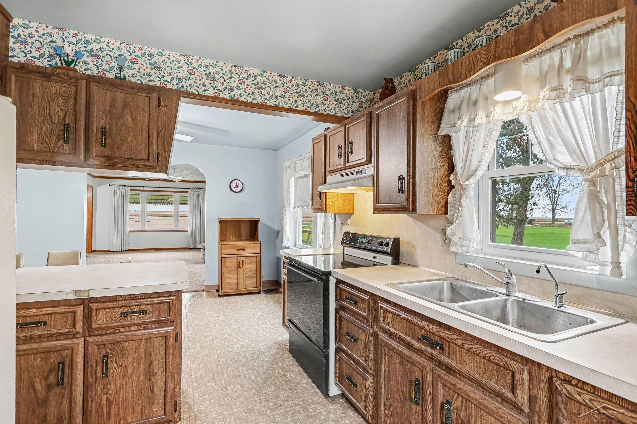 2788 N Saginaw Bay Shore Drive, Pinconning, MI 48650 — Photo 8