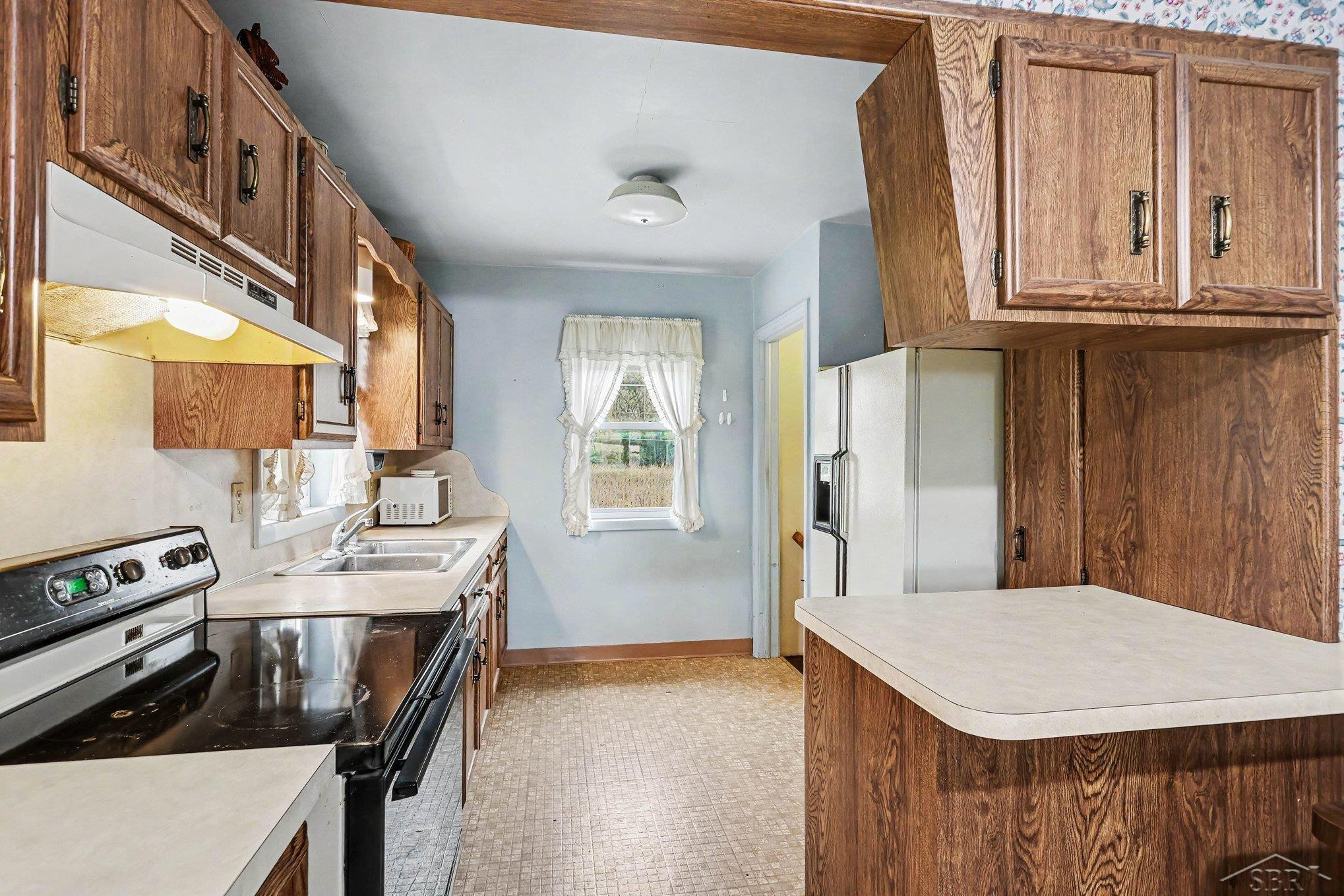 2788 N Saginaw Bay Shore Drive, Pinconning, MI 48650 — Photo 9