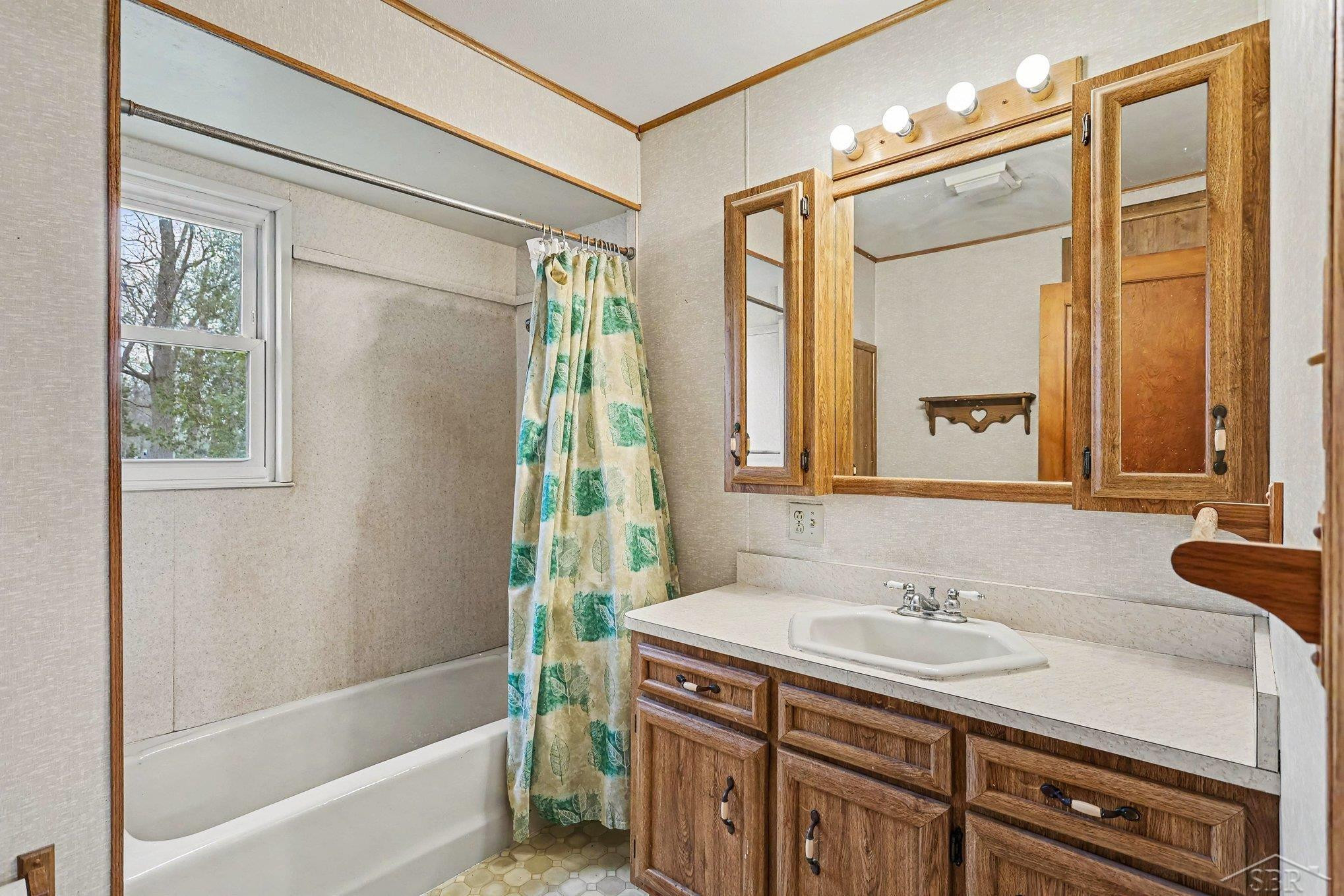 2788 N Saginaw Bay Shore Drive, Pinconning, MI 48650 — Photo 13