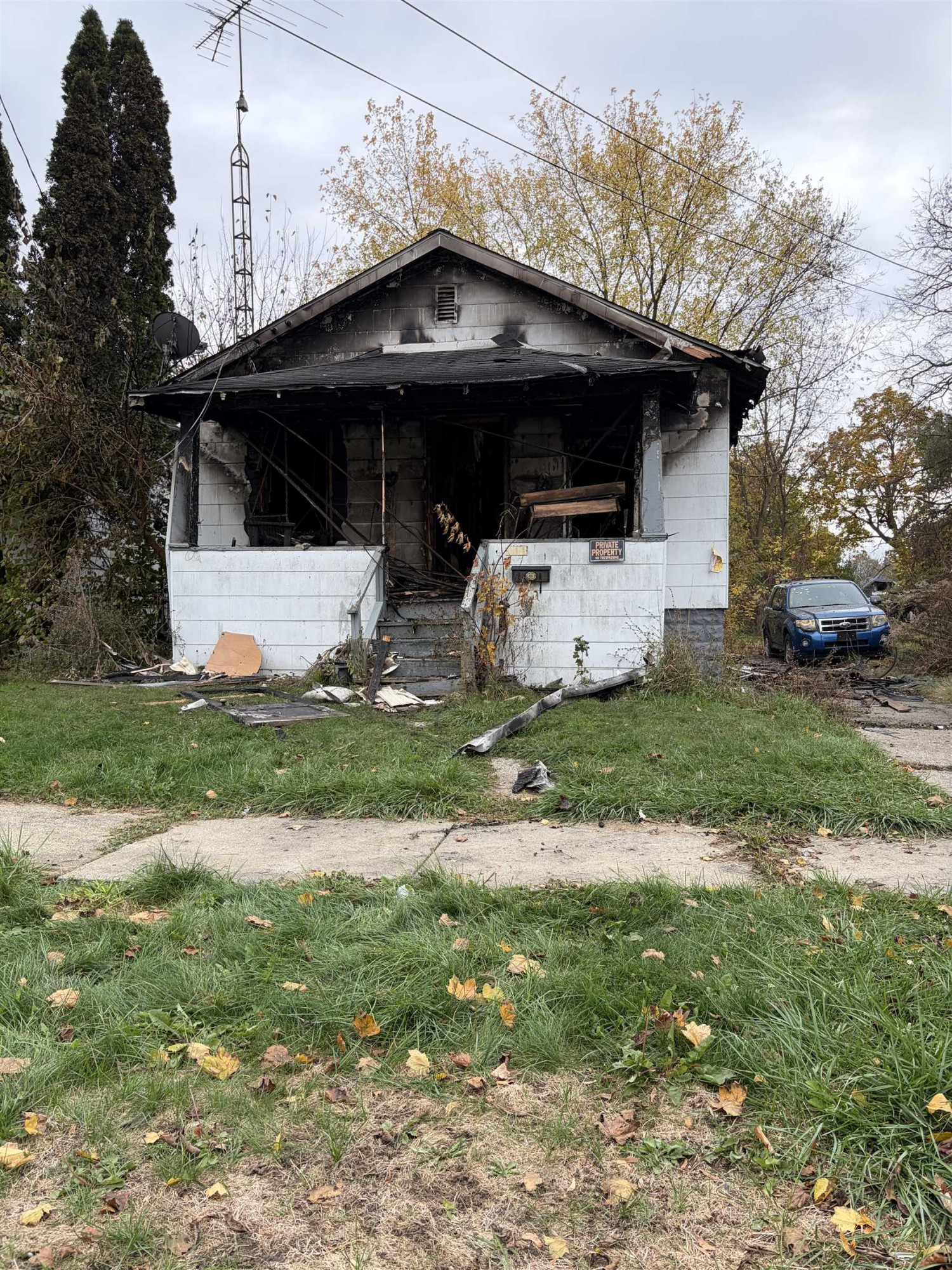 911 Lexington Avenue, Flint, MI 48507 — front exterior