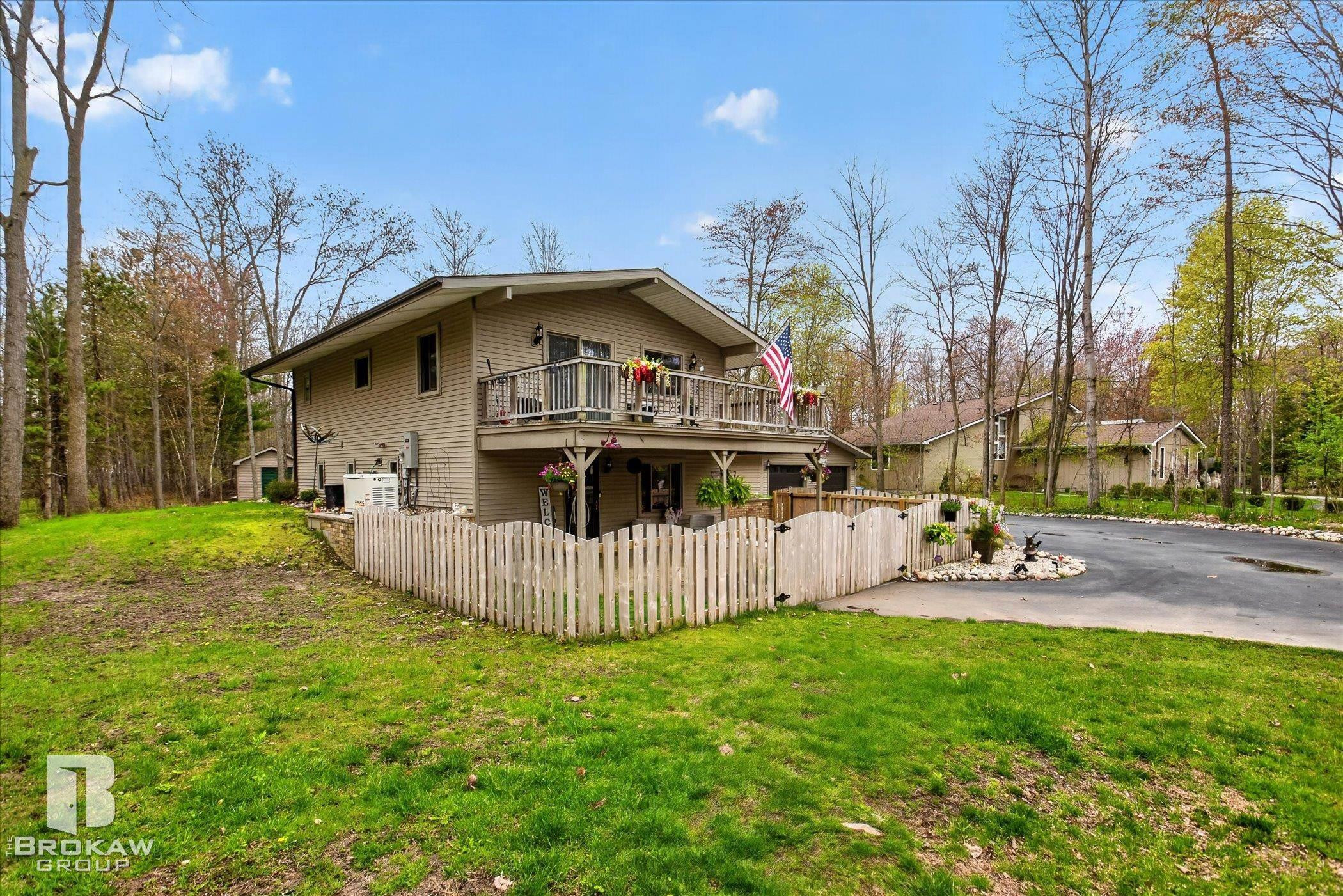 3596 E Jane Drive, Midland, MI 48642 — Photo 2