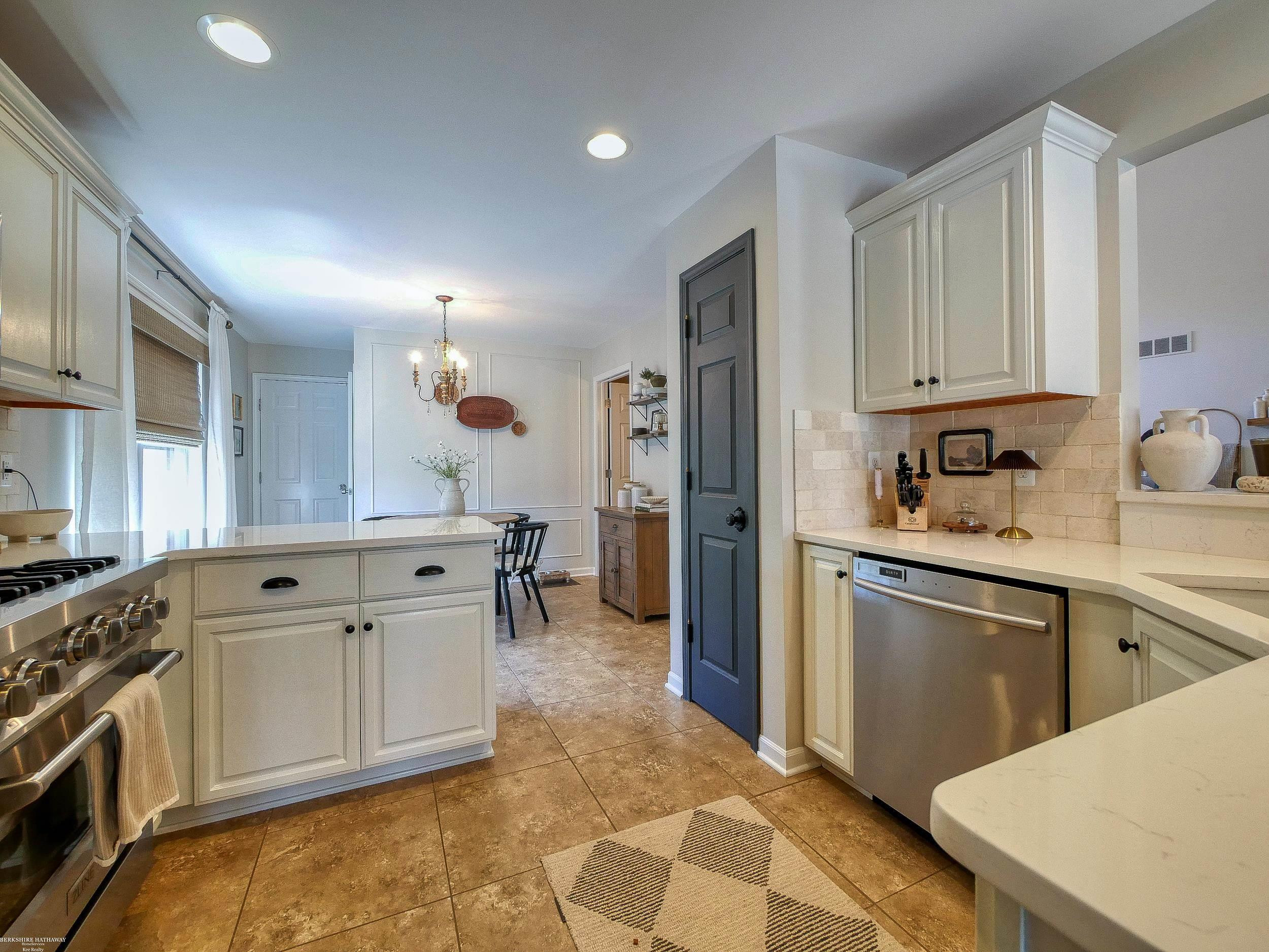 53100 Kakos Drive, Chesterfield, MI — Photo 11