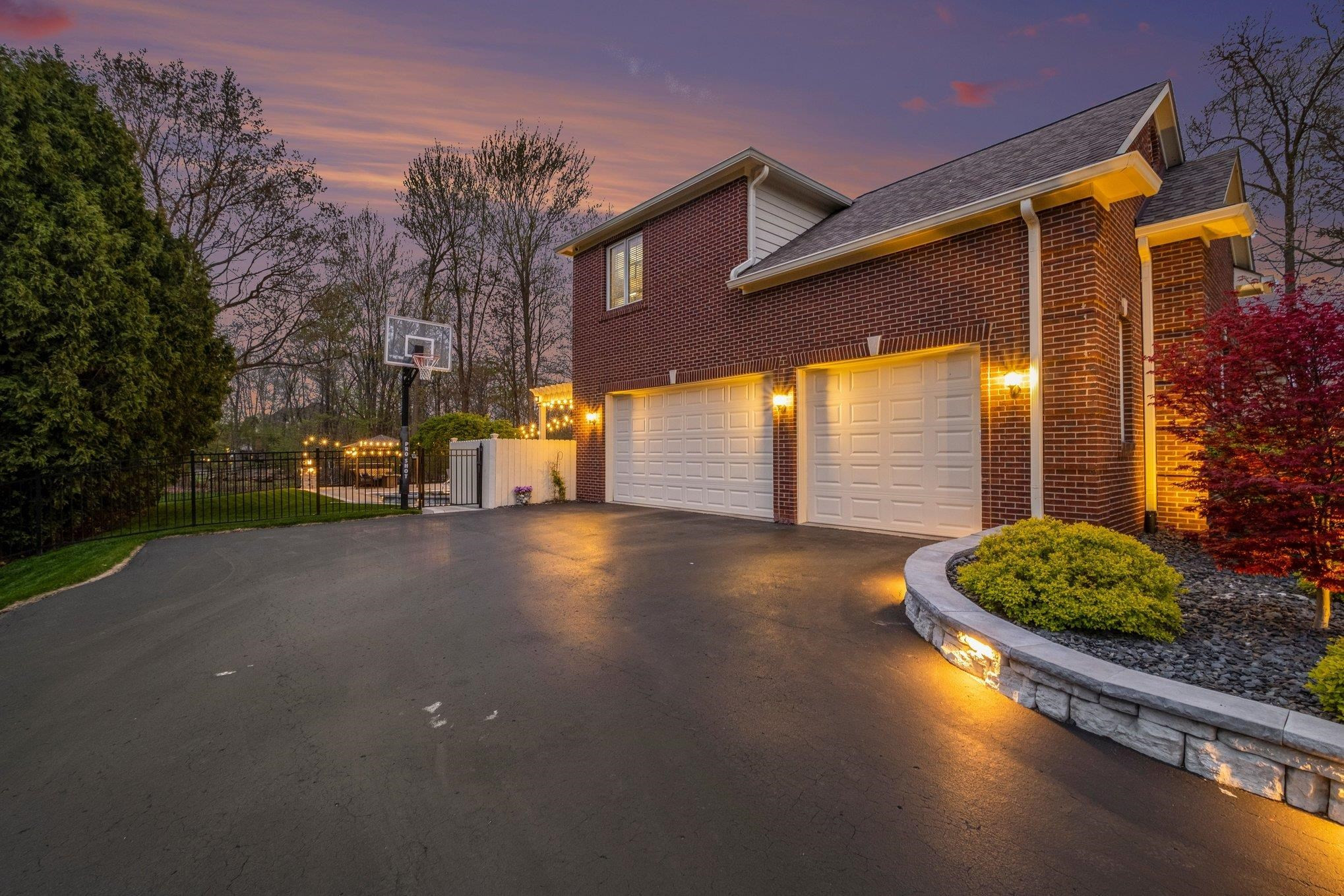 6137 Brookstone Lane, Grand Blanc, MI 48439 — Photo 9