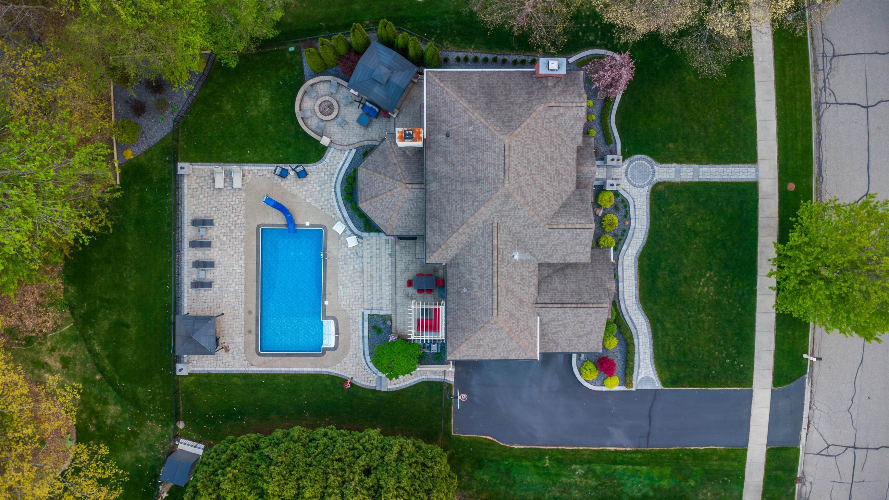 6137 Brookstone Lane, Grand Blanc, MI 48439 — Photo 13