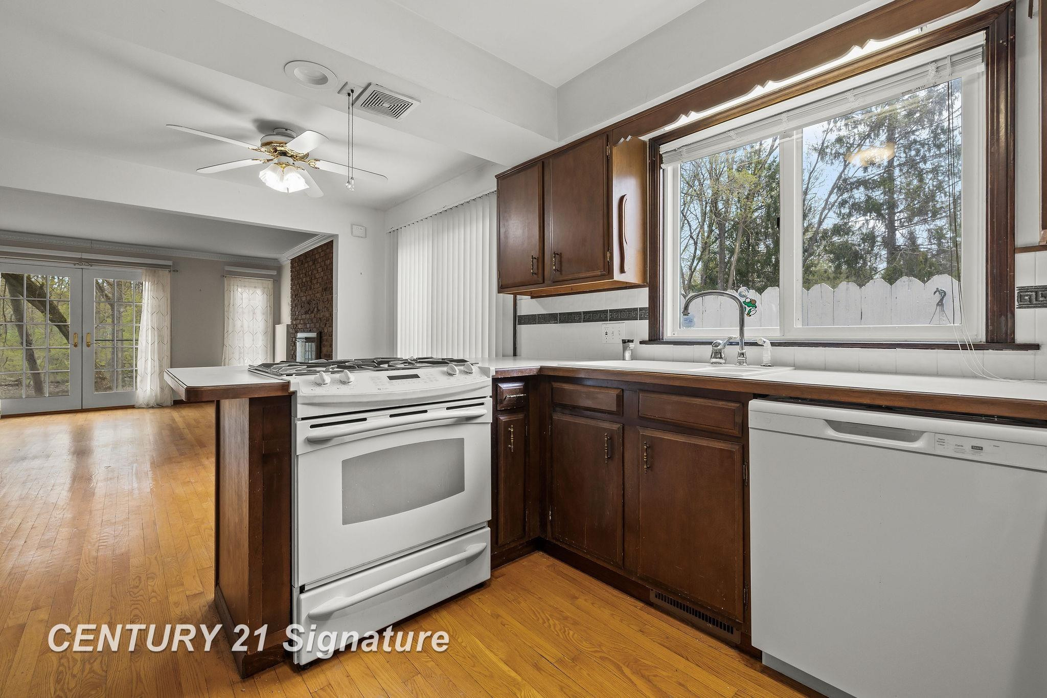 5813 Sturgeon Avenue, Midland, MI 48640 — Photo 9