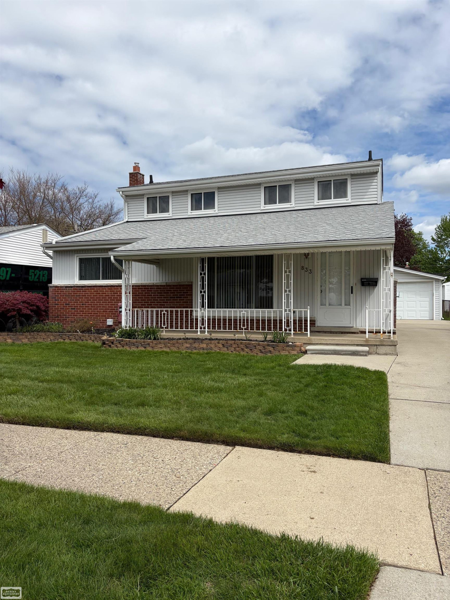 833 Bernie Lane, Madison Heights, MI 48071 — front exterior
