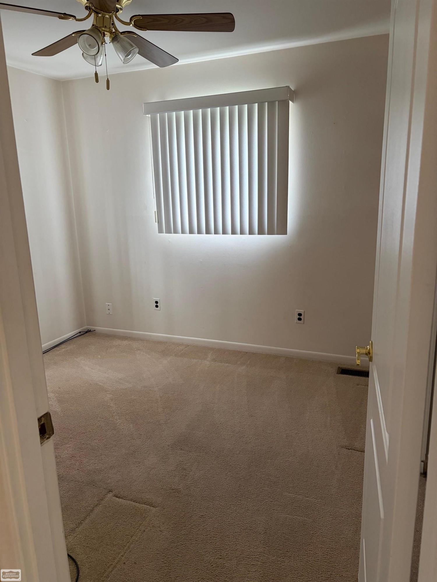 833 Bernie Lane, Madison Heights, MI 48071 — Photo 9