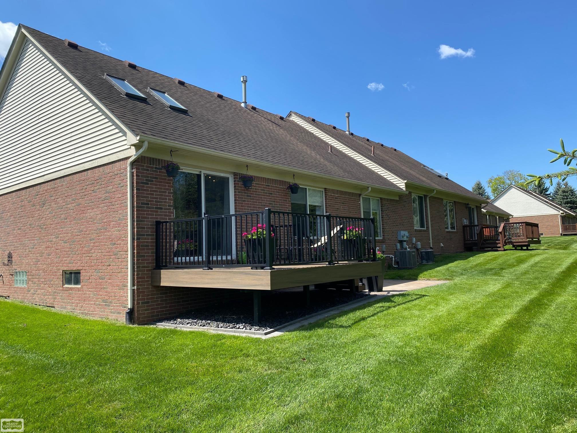 8131 Huntington Ridge Court, Washington, MI — Photo 3