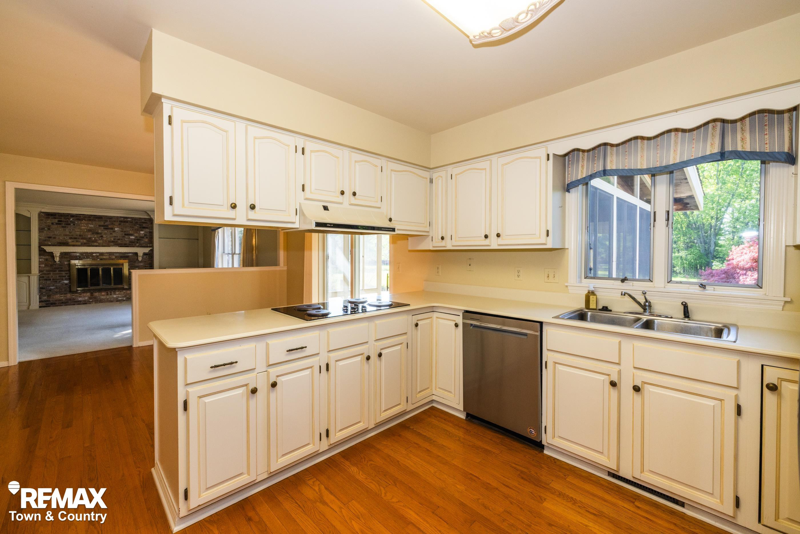 6445 Hickory Hollow Court, Flint, MI 48532 — Photo 16