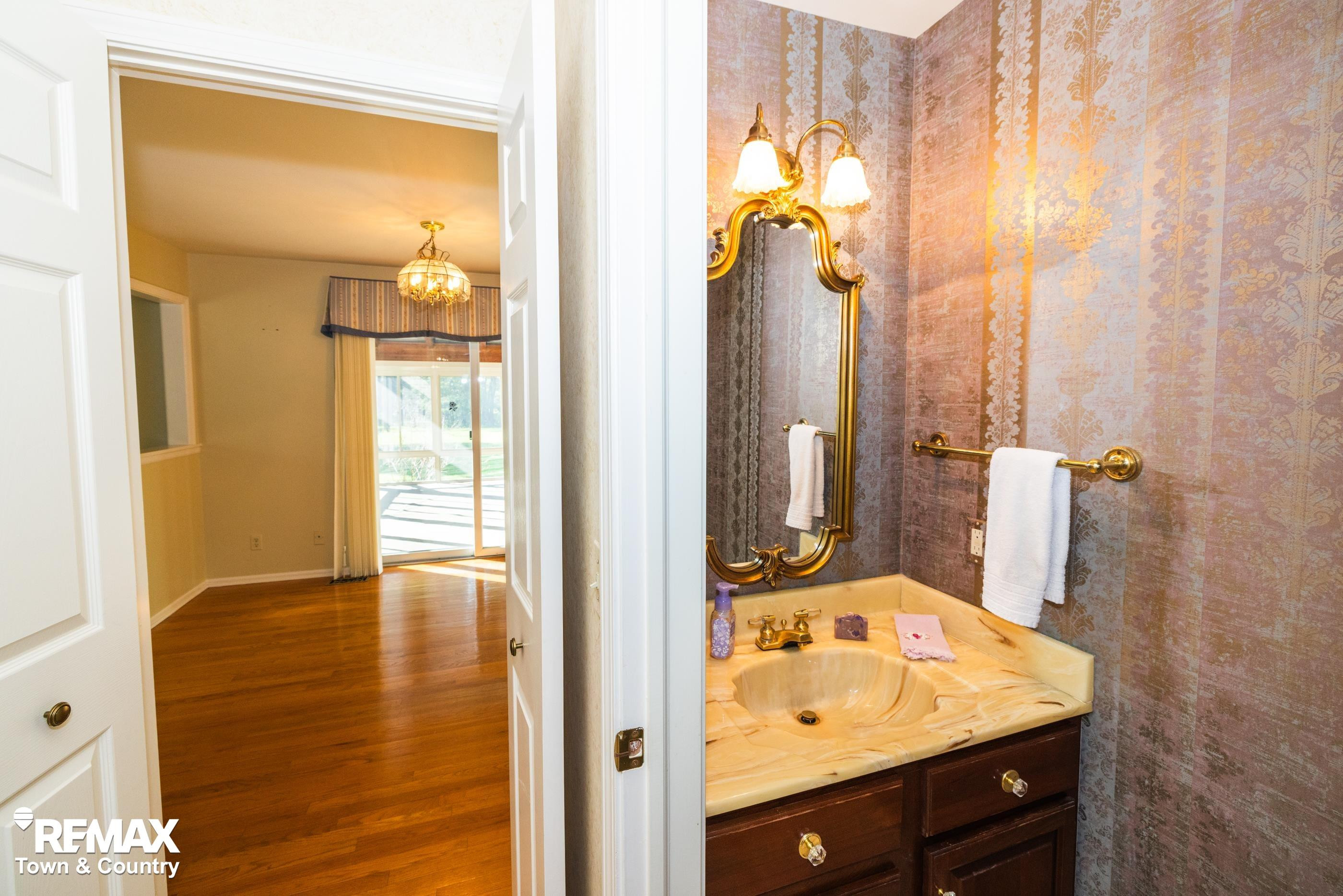6445 Hickory Hollow Court, Flint, MI 48532 — Photo 21