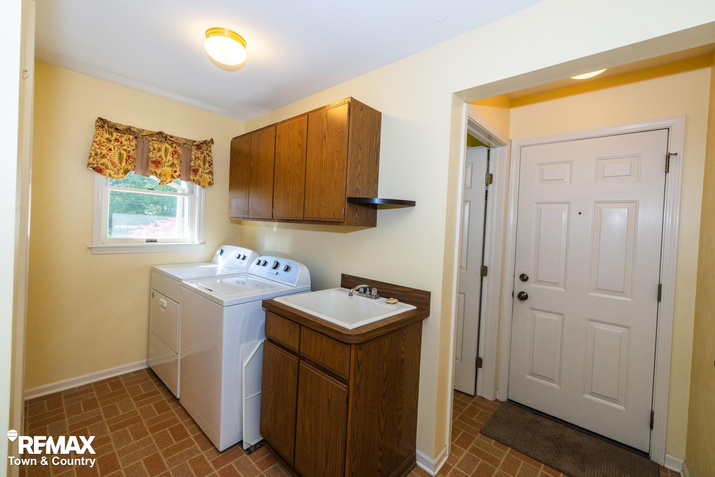 6445 Hickory Hollow Court, Flint, MI 48532 — Photo 26