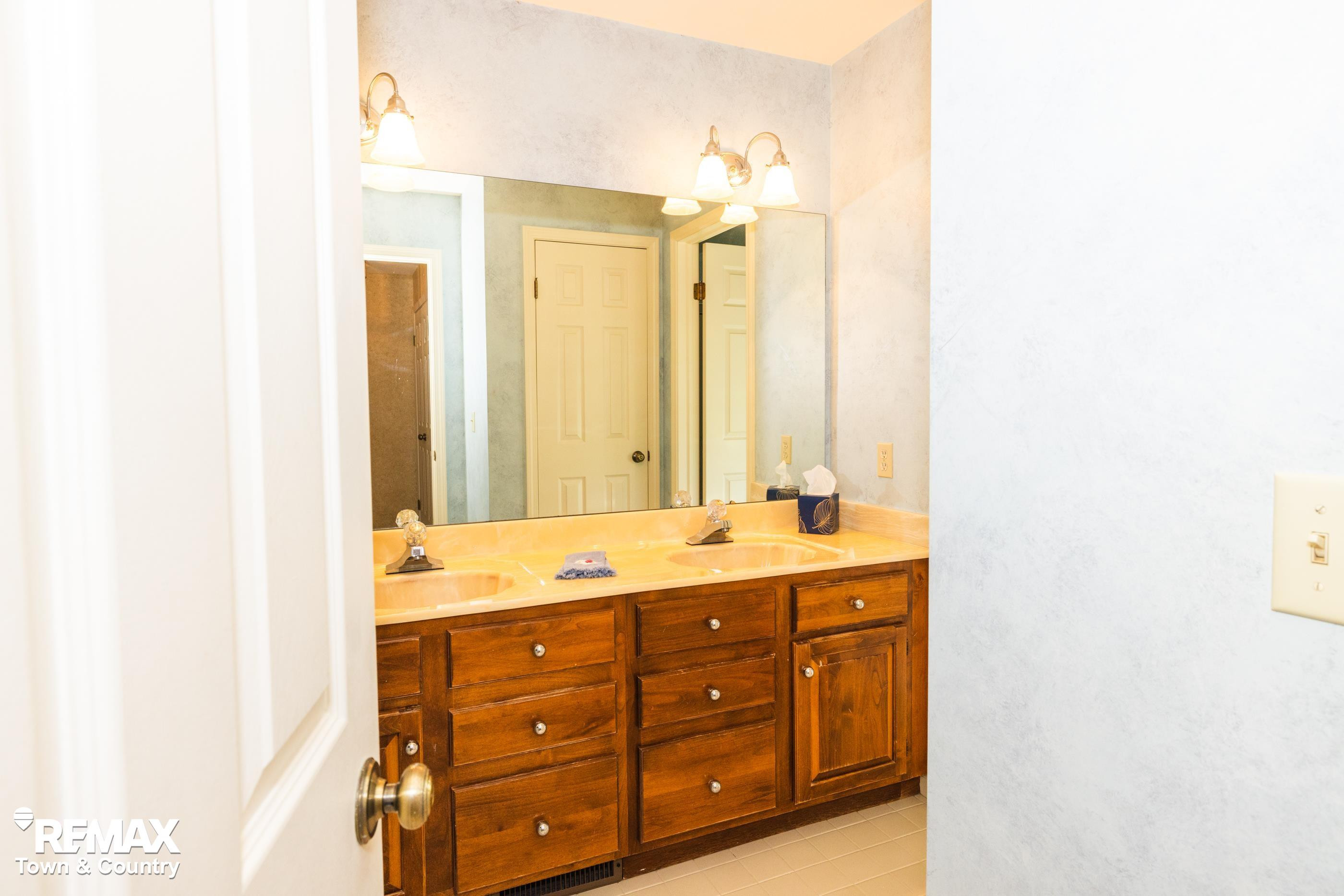 6445 Hickory Hollow Court, Flint, MI 48532 — Photo 38
