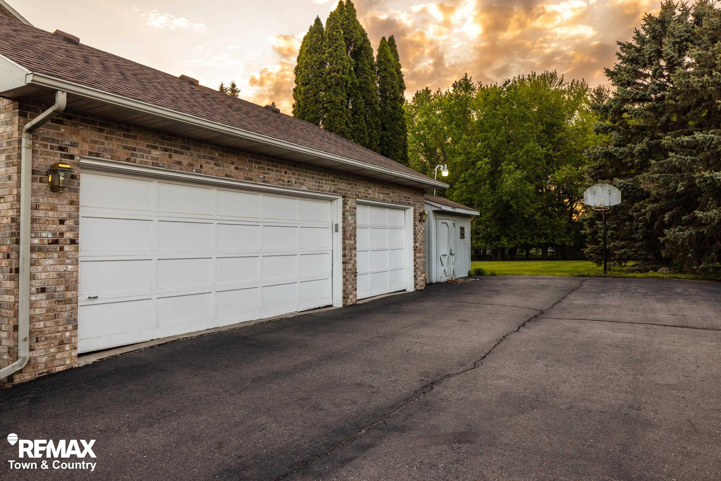 6445 Hickory Hollow Court, Flint, MI 48532 — Photo 57