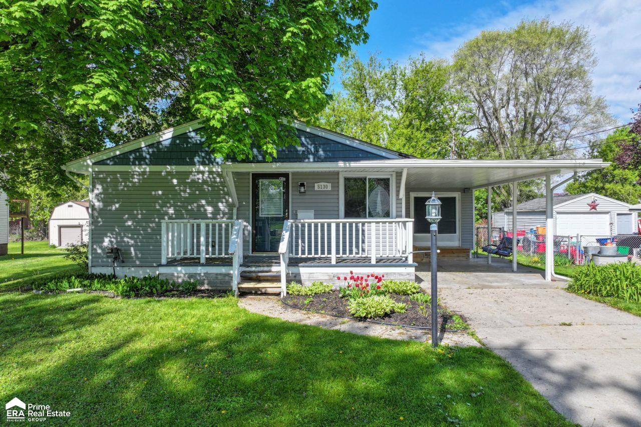 5130 Mclain St Street, Swartz Creek, MI 48473 — front exterior
