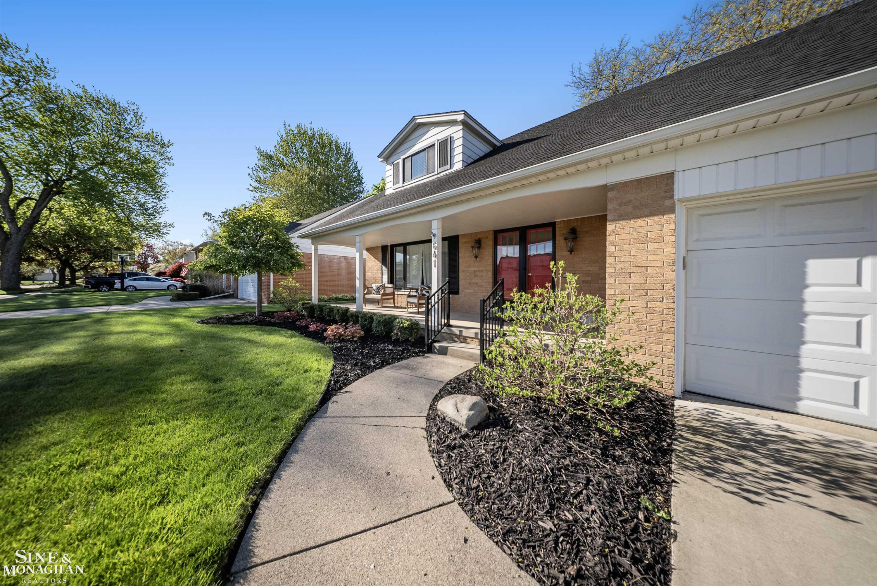641 Blairmoor Court, Grosse Pointe Woods, MI 48236 — Photo 5