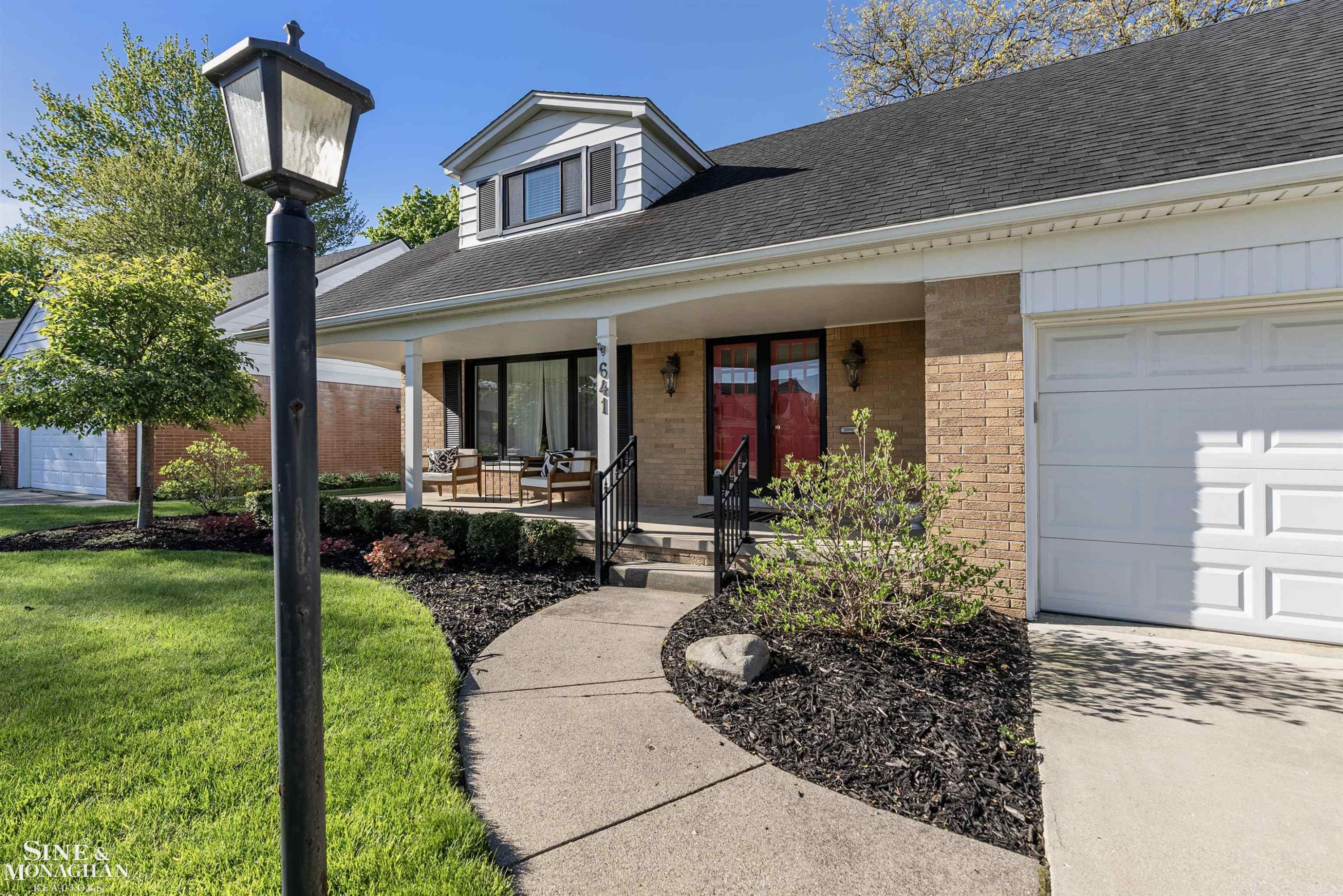 641 Blairmoor Court, Grosse Pointe Woods, MI 48236 — Photo 9