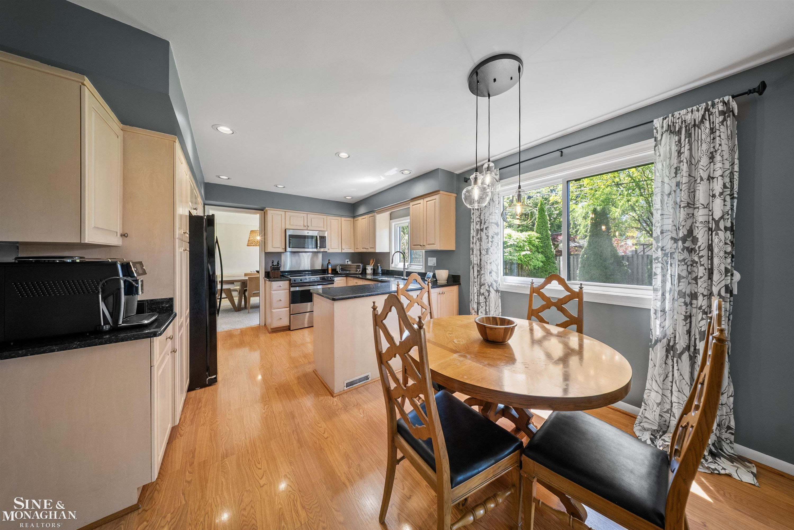 641 Blairmoor Court, Grosse Pointe Woods, MI 48236 — Photo 19