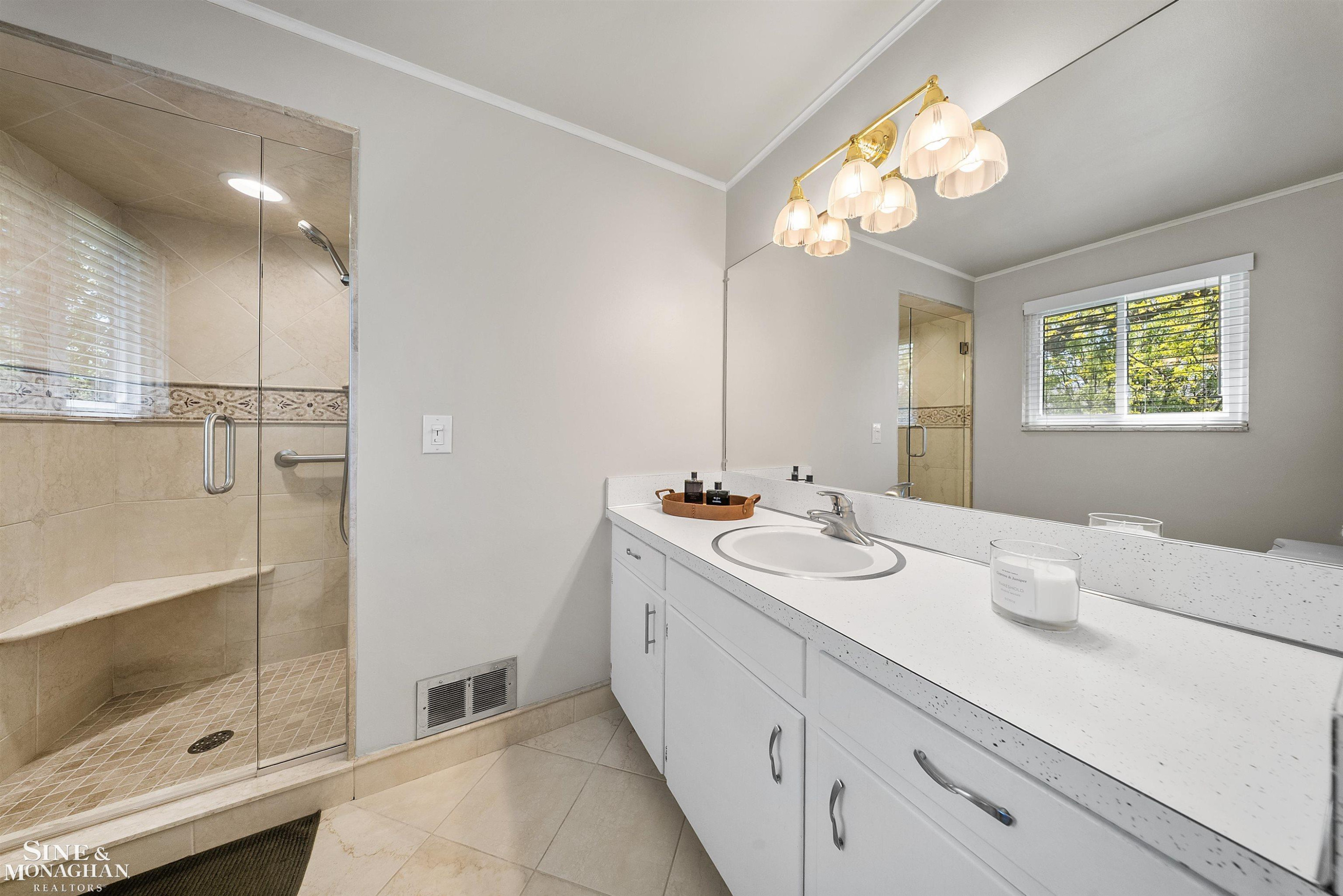 641 Blairmoor Court, Grosse Pointe Woods, MI 48236 — Photo 41