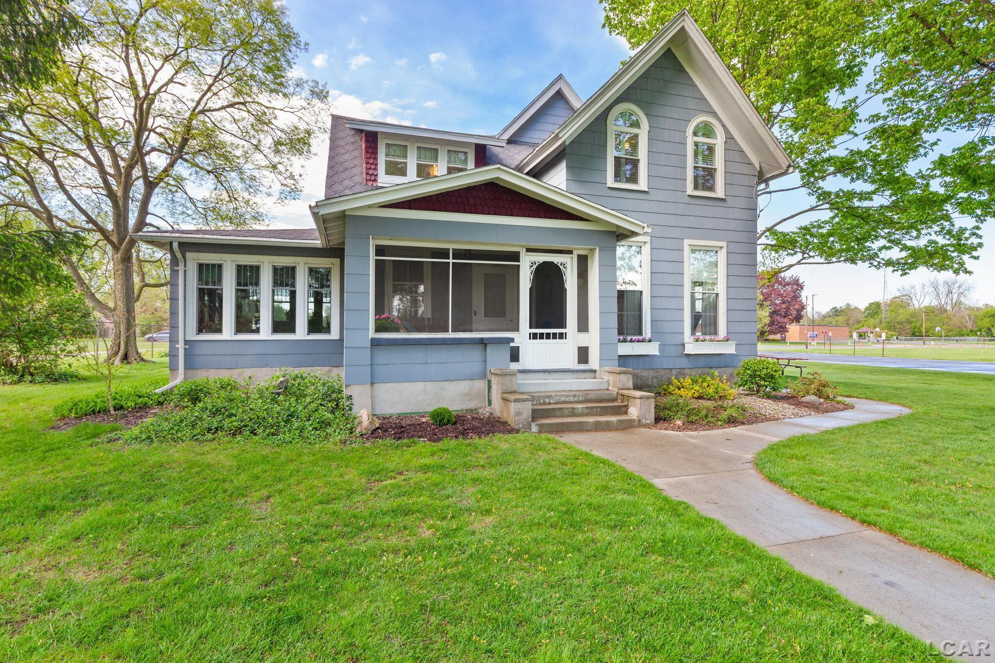588 W Maple Avenue, Adrian, MI 49221 — Photo 2
