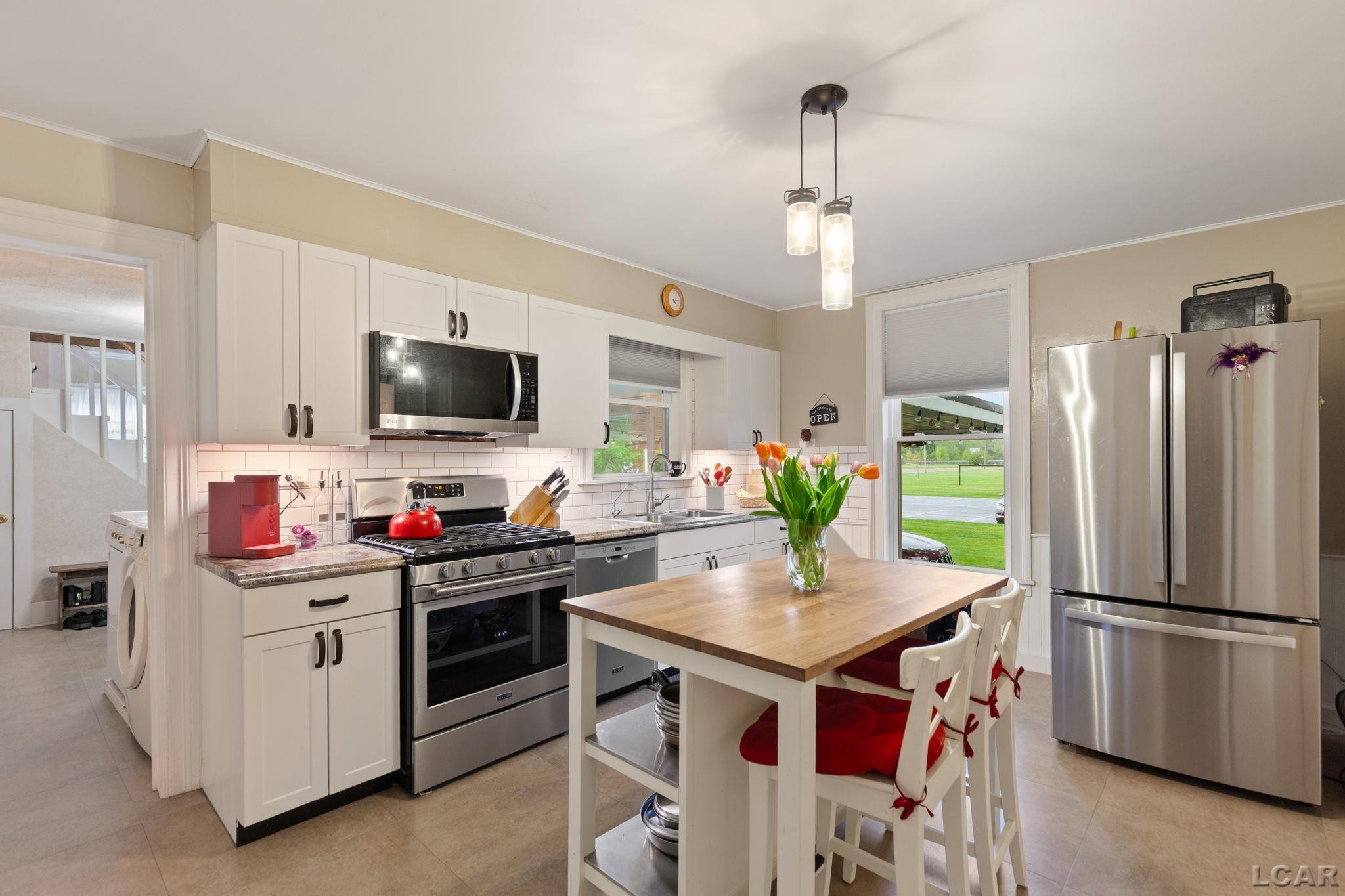 588 W Maple Avenue, Adrian, MI 49221 — Photo 4