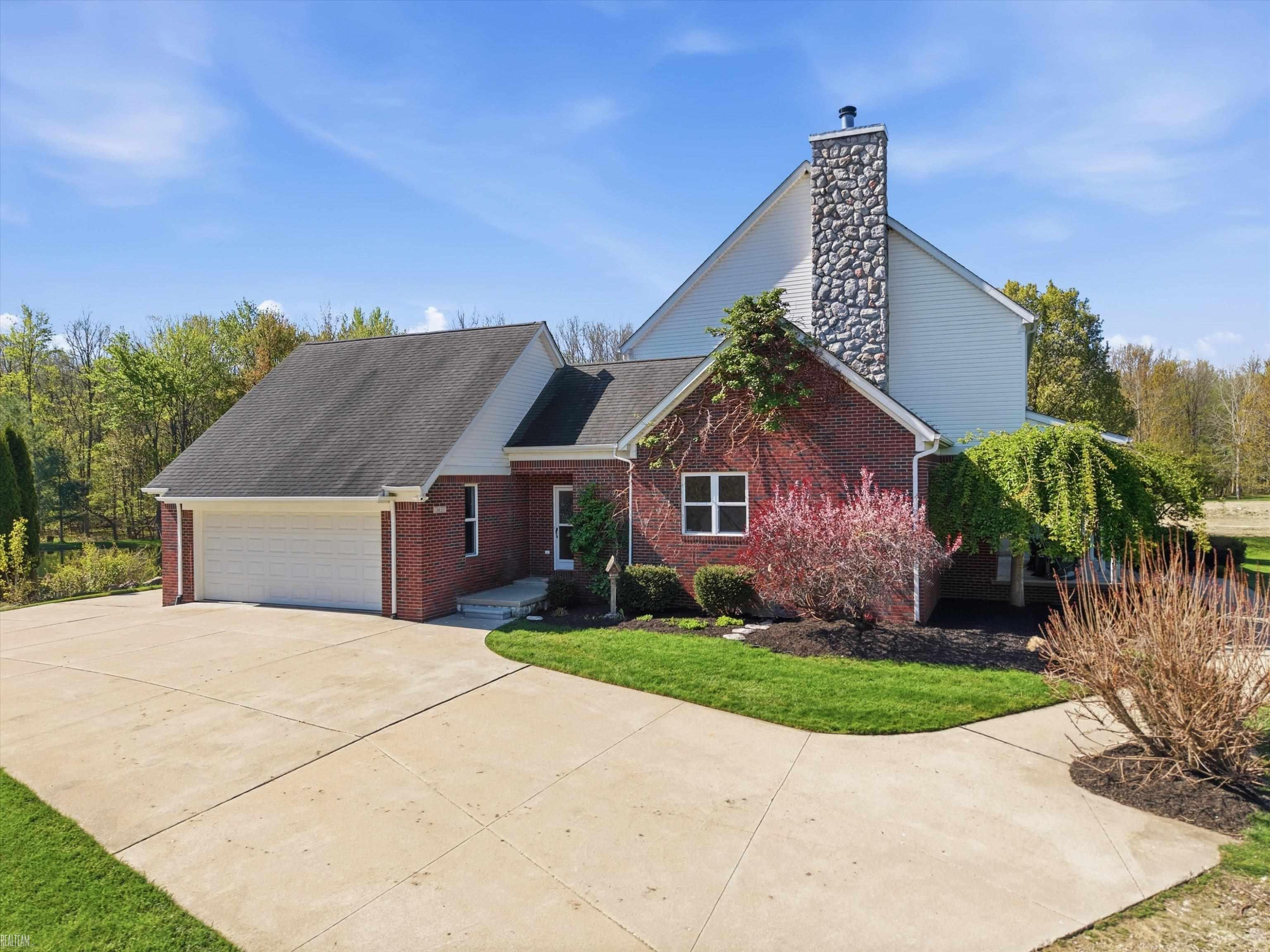 3633 Hollow Pine Court, Almont, MI 48003 — Photo 14