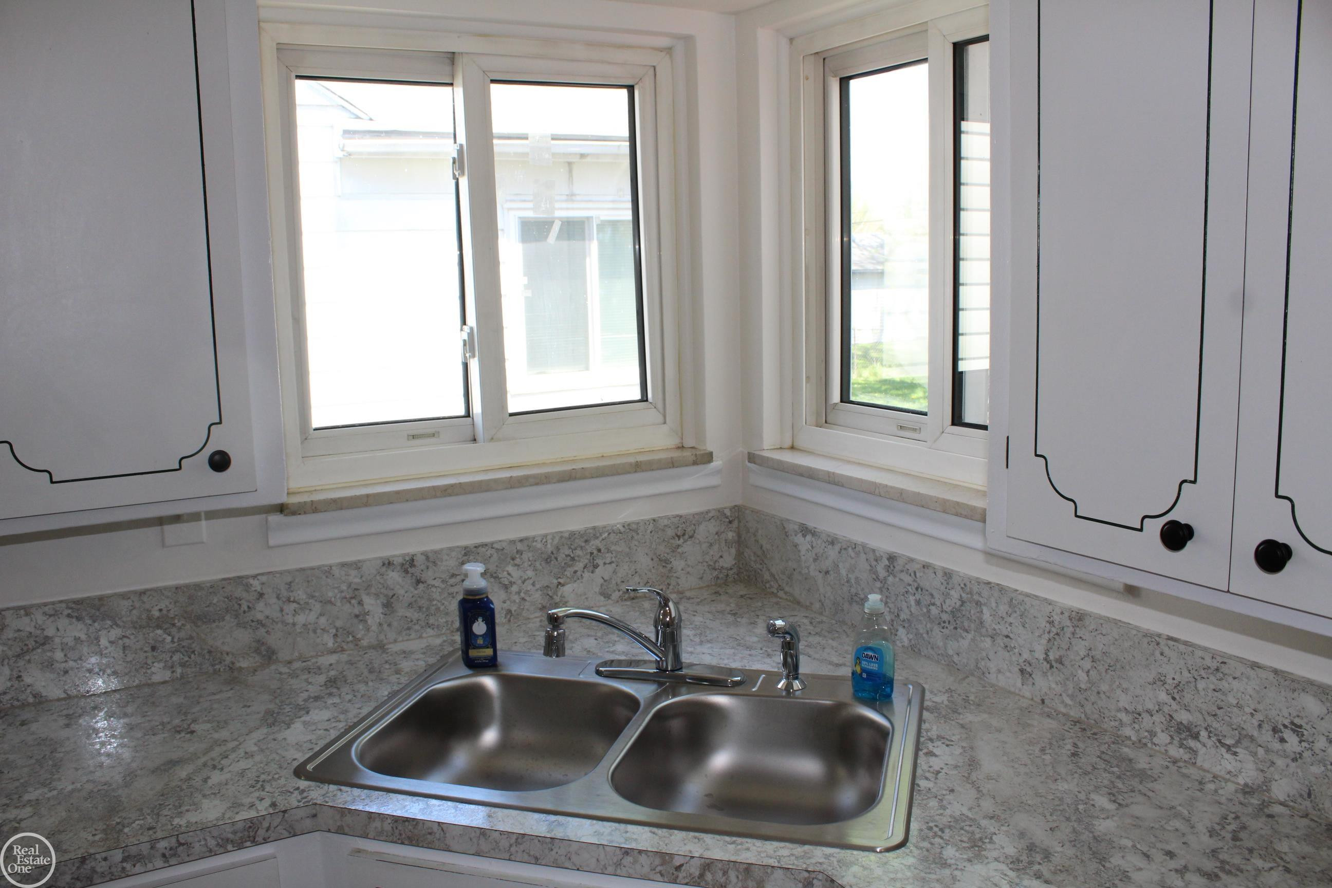21760 Pleasant Road, Eastpointe, MI 48021 — Photo 3